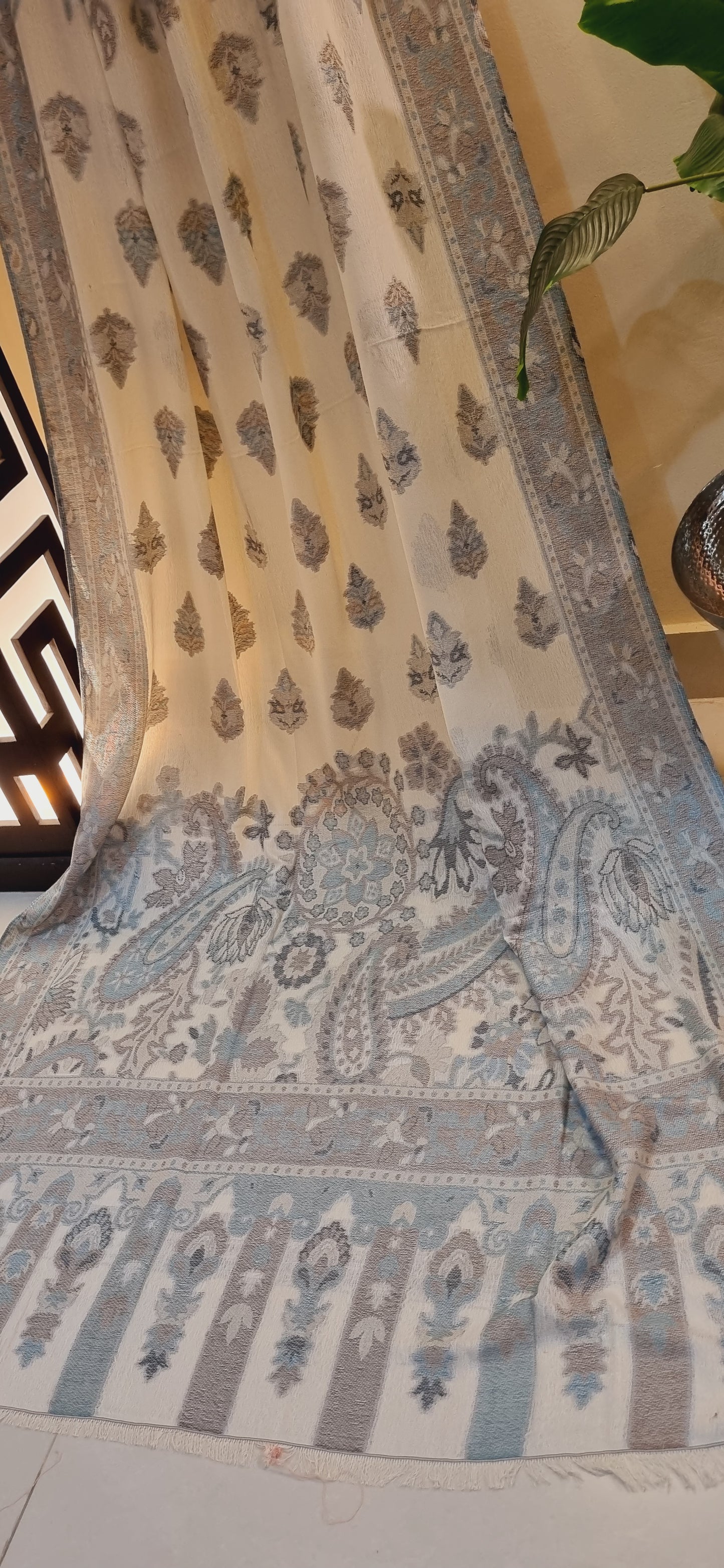 Woolen pashmina kaani shawl