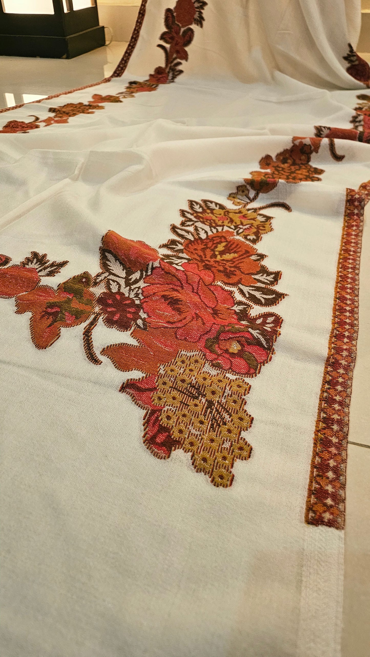 Kaani minishawl: Toosh