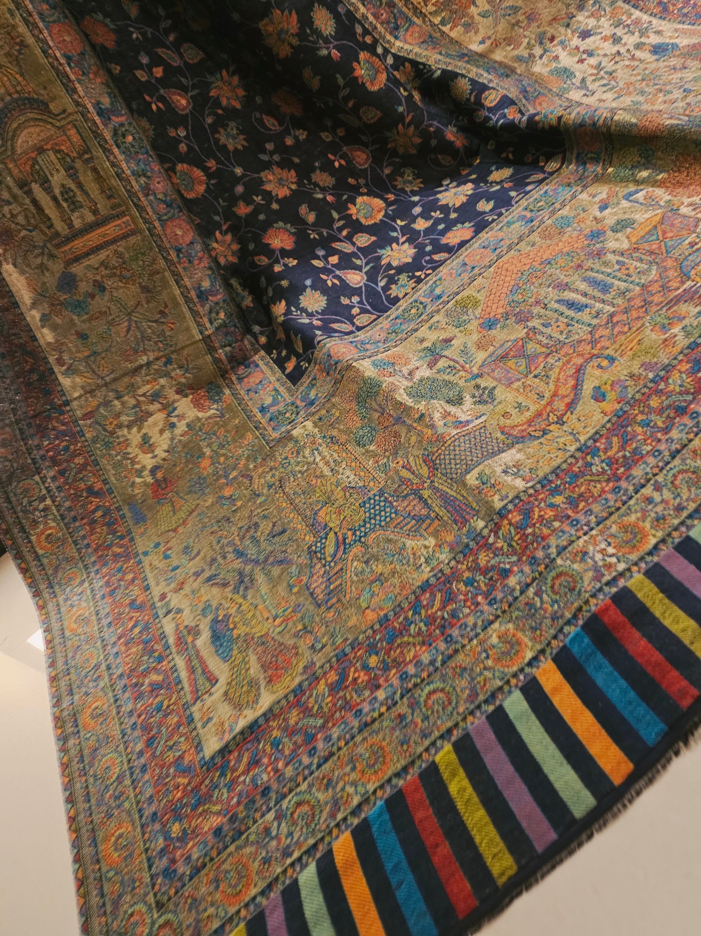 Jodha akbar reversible moonlight kaani shawl