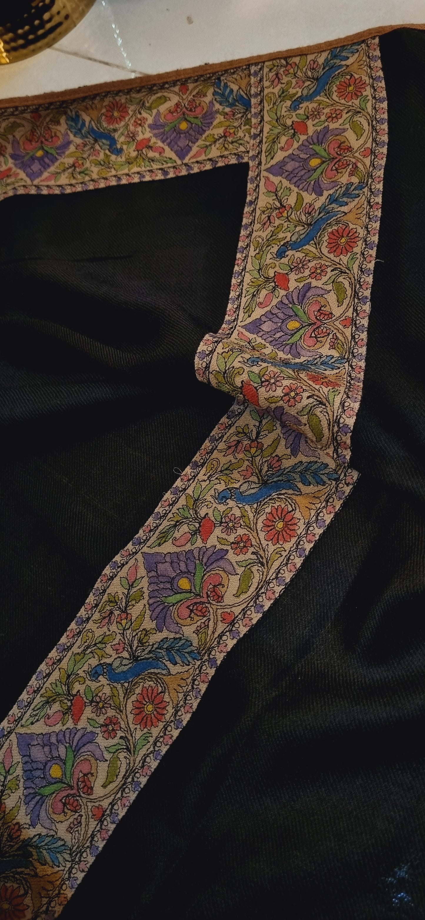 Pashmina shawl with kalamkar border