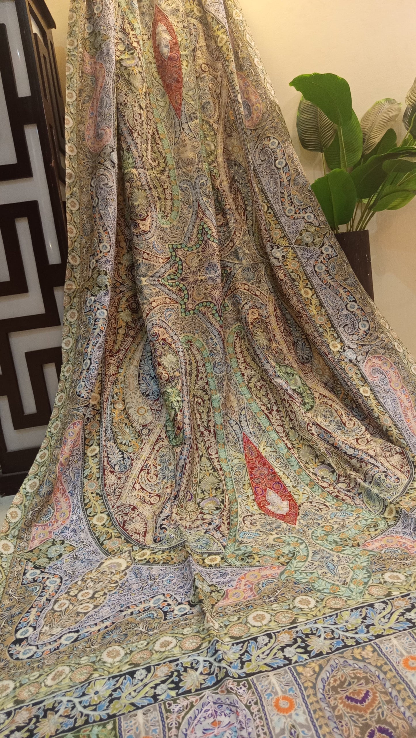Reelkar pashmina: Shawl