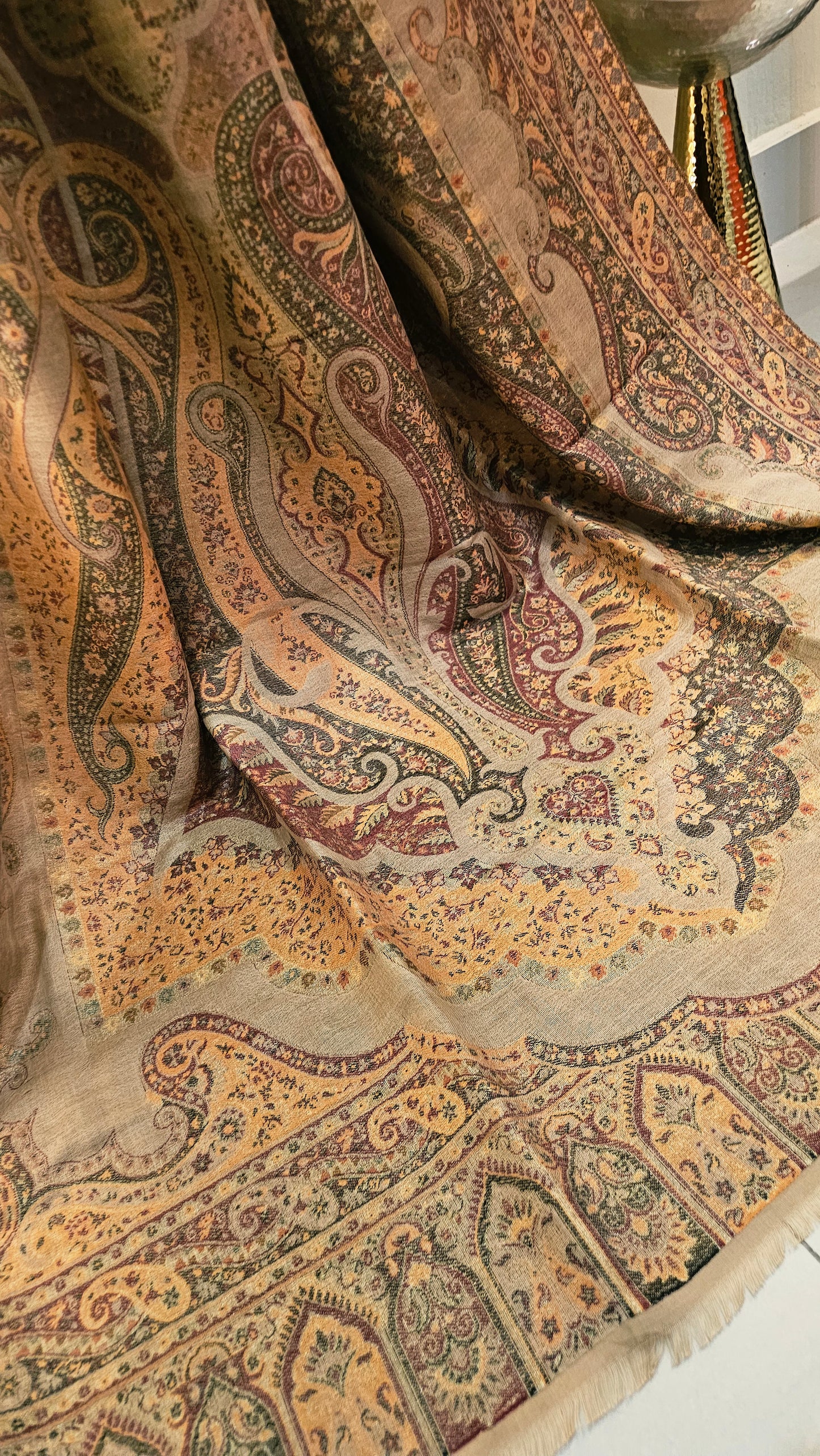 Moonlight reversible gandhara kaani: Pashmina
