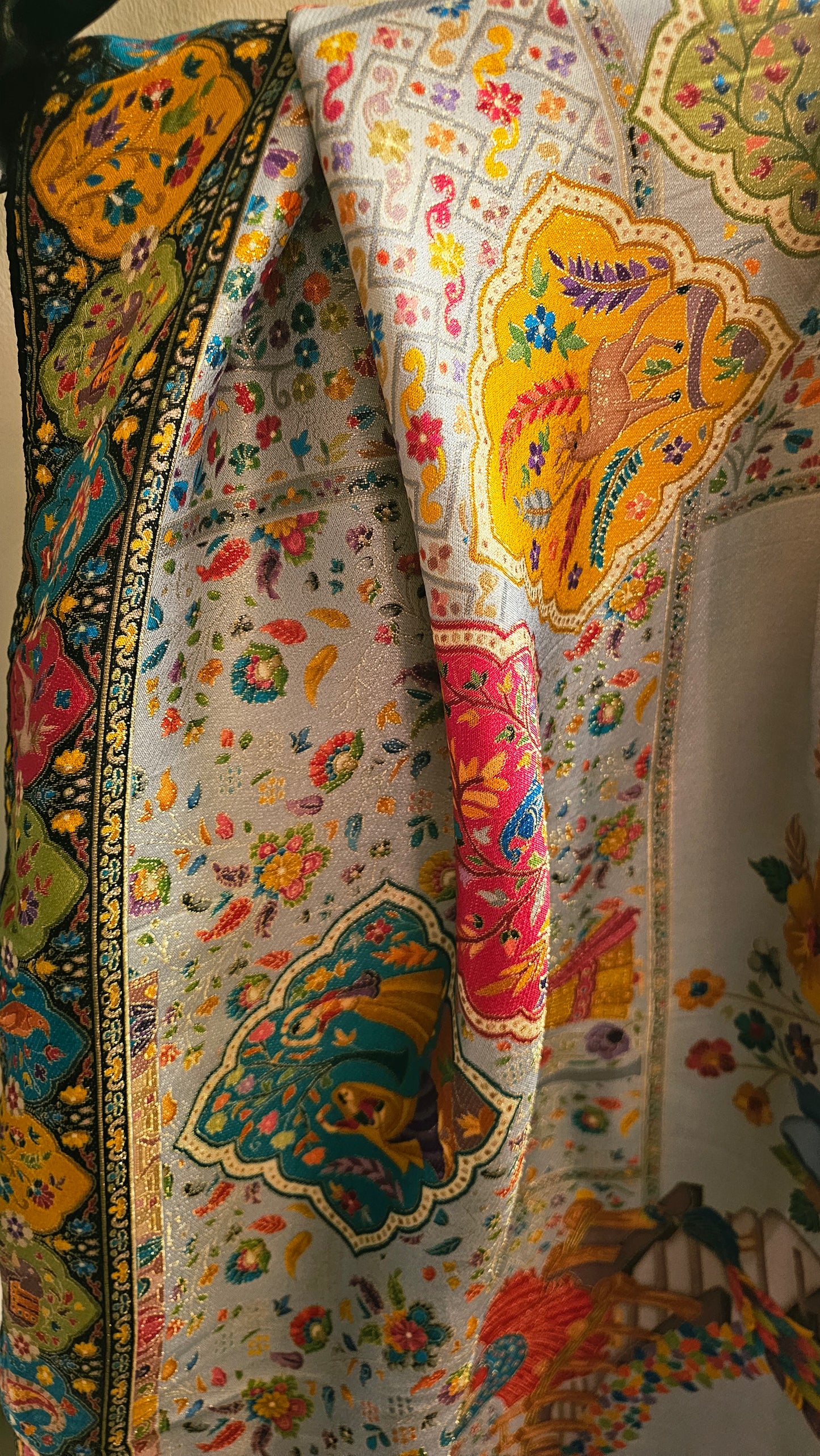 Meenakari minishawl: patola silk