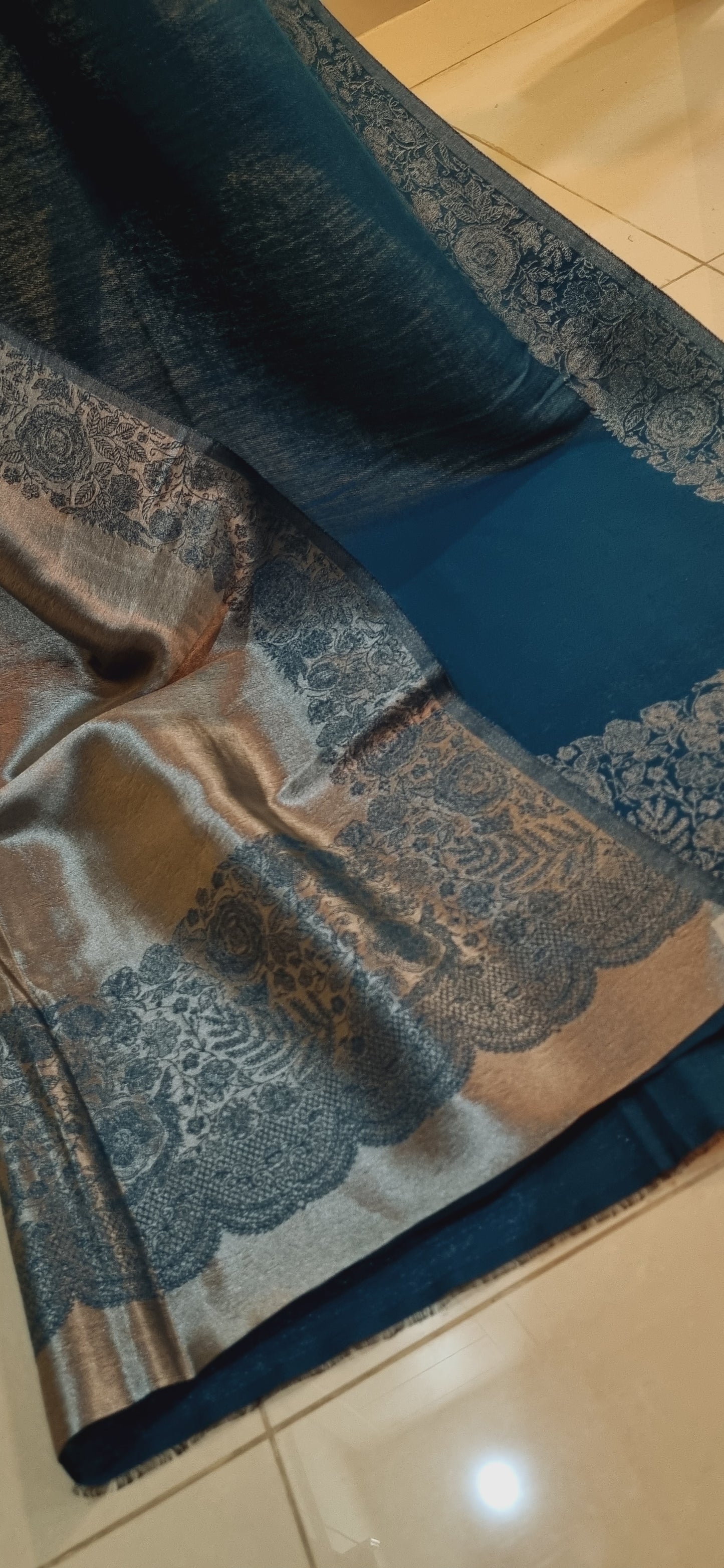 Reversible Moonlight paper pashmina shawl