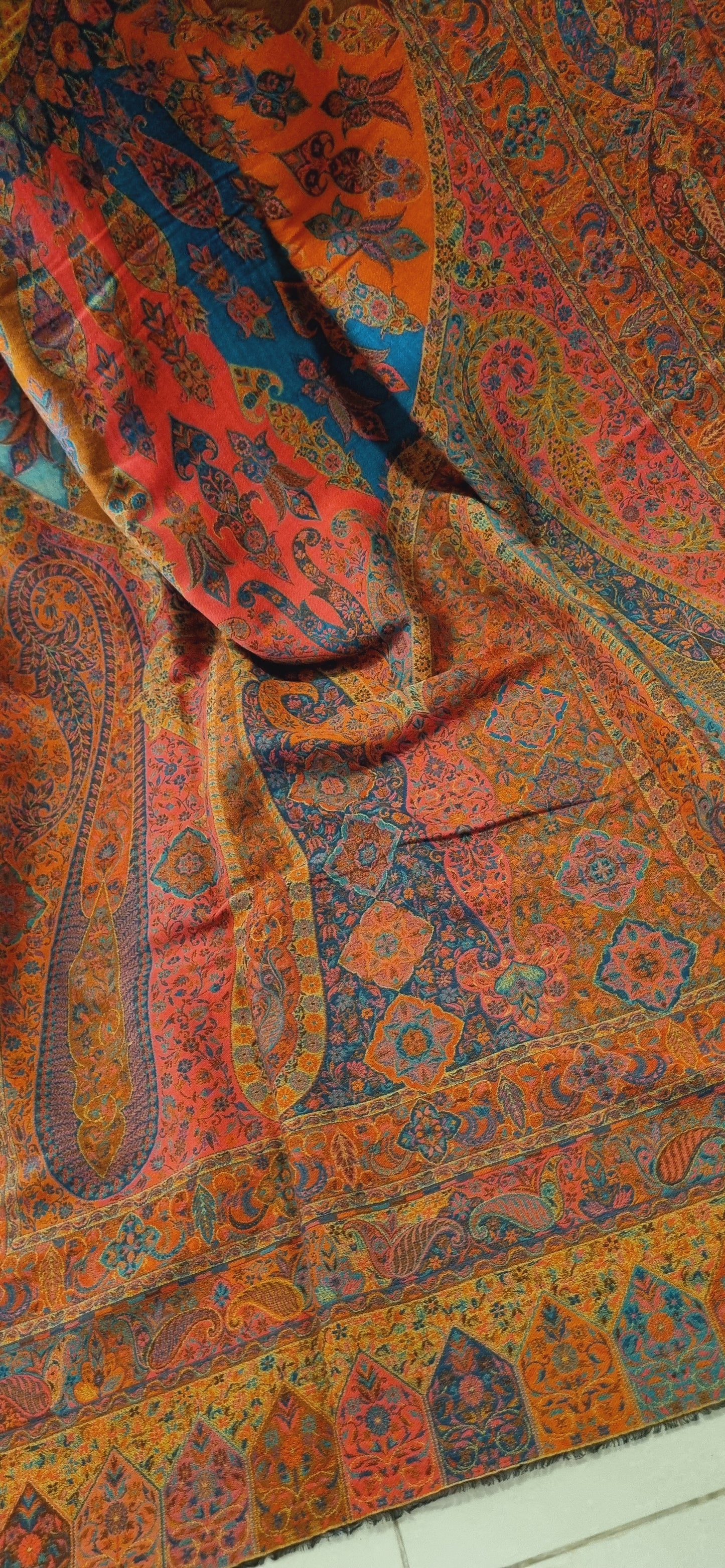 Shahjahani kaani shawl