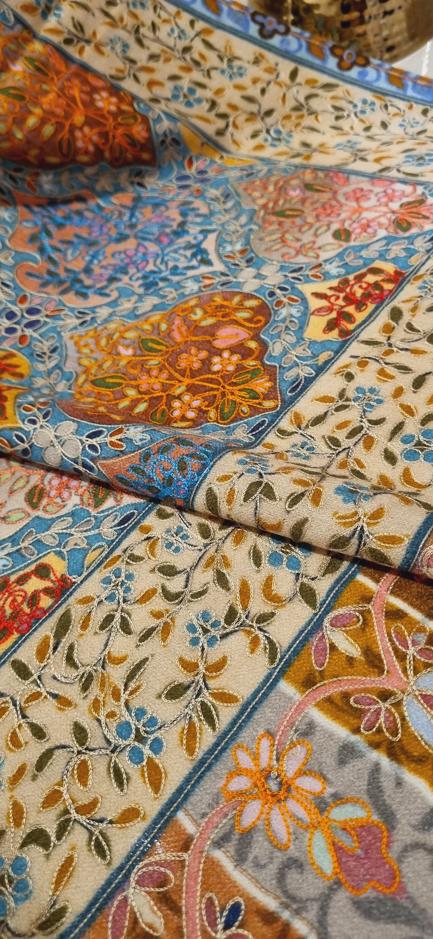 Reelkar embroidered pashmina