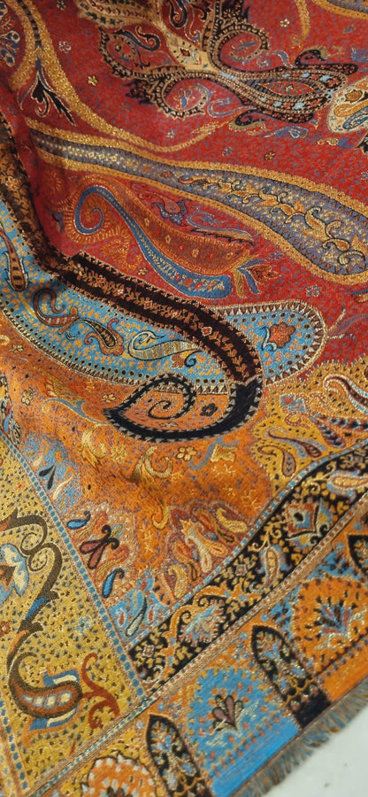 Pashmina kaani with zaree weave