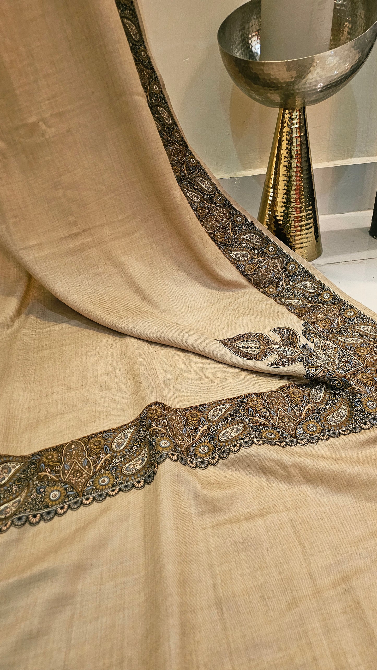 Papermachi embroidered: Pashmina