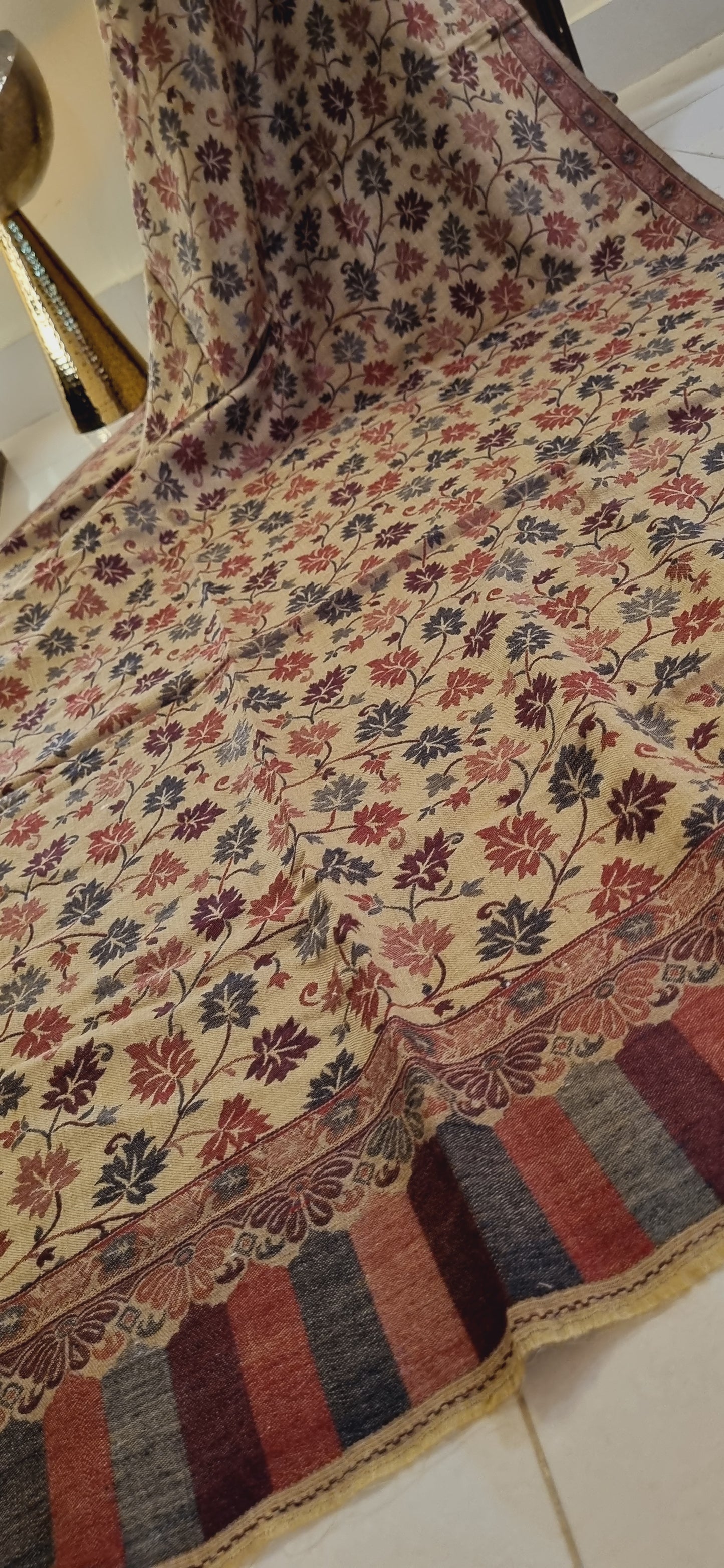 Woollen pashmina kaani shawl