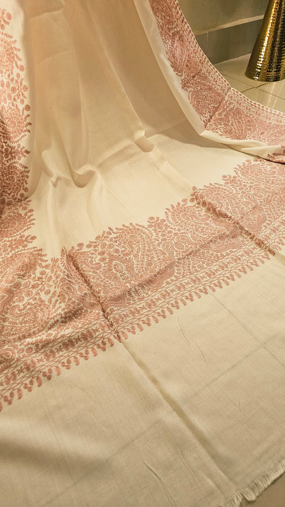Border embroidered: Pashmina