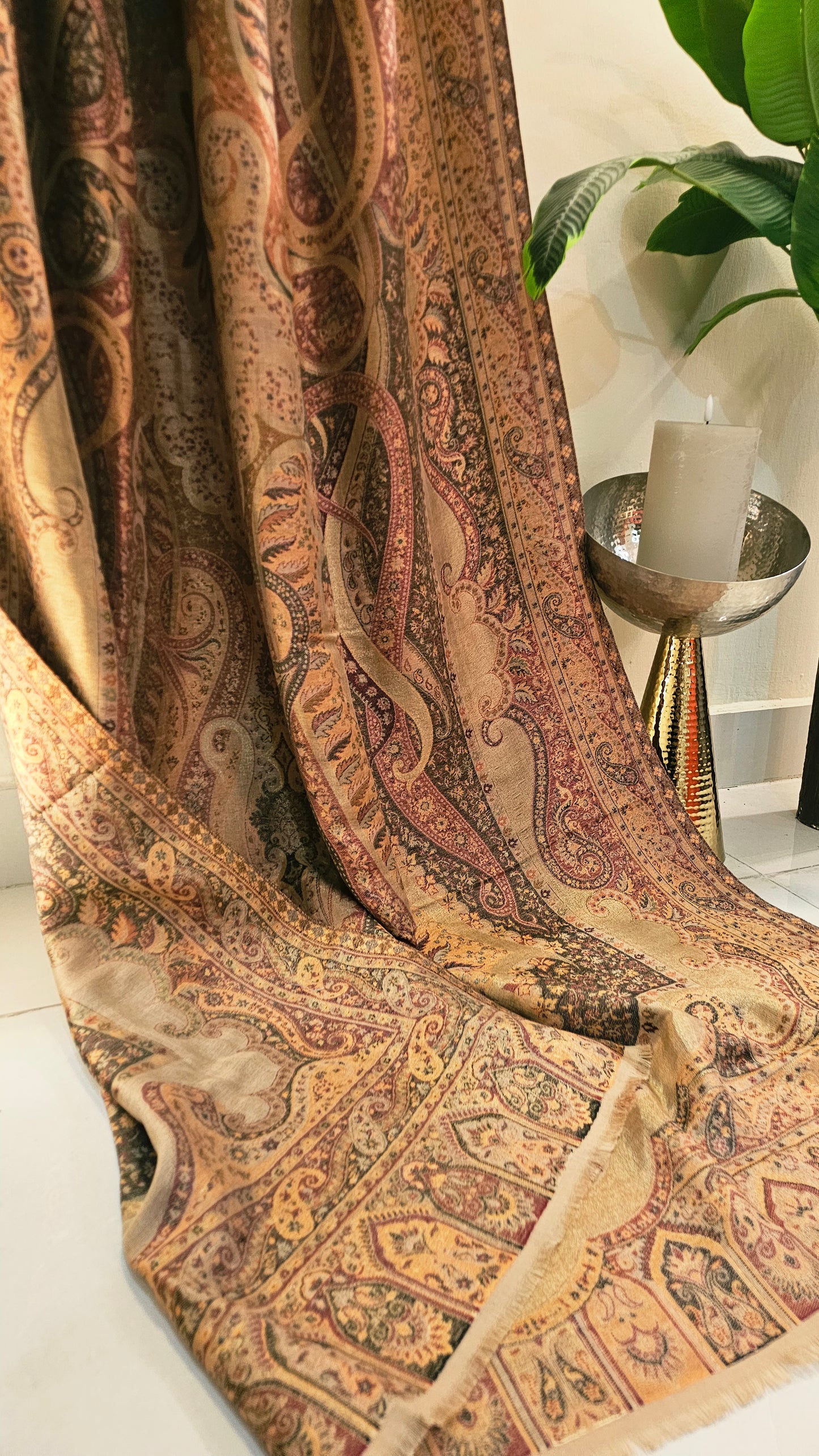 Moonlight reversible gandhara kaani: Pashmina
