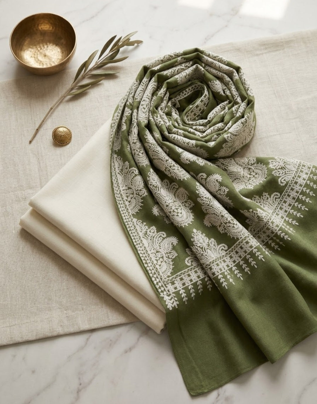 Embroidered suit: Pashmina