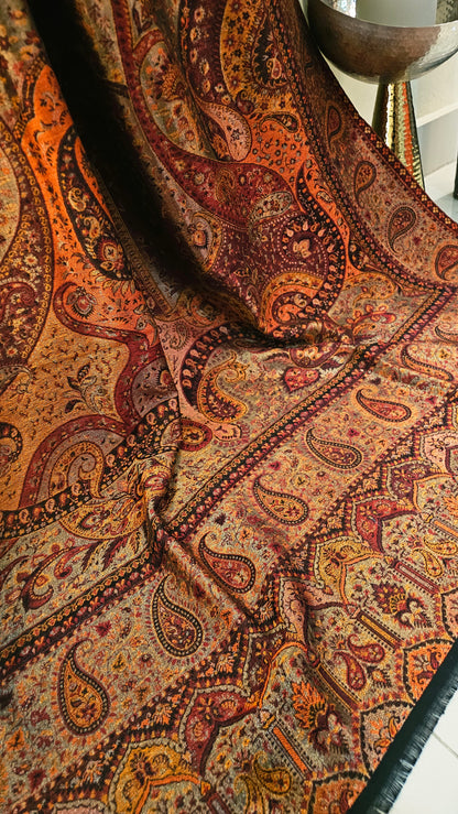 Moonlight reversible gandhara kaani: Pashmina