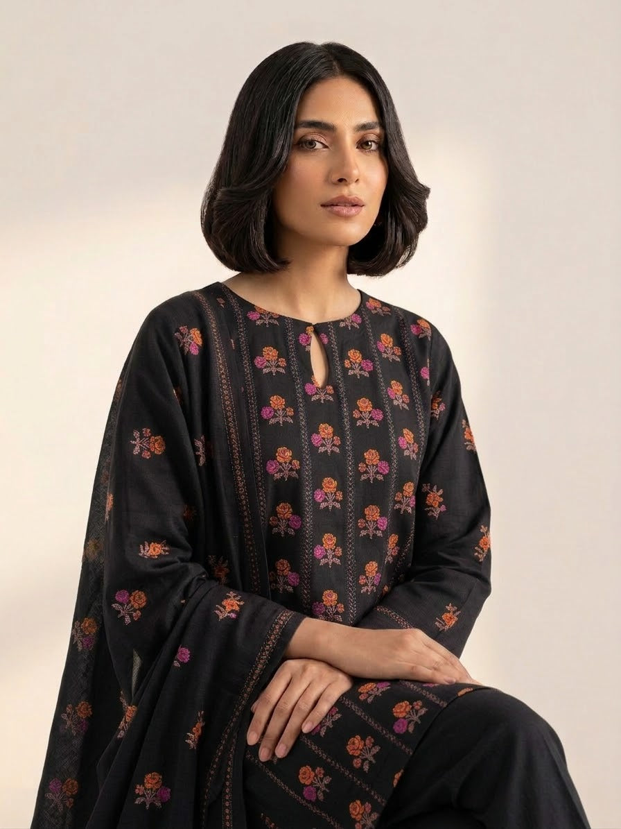 Embroidered suit: karandi khadar