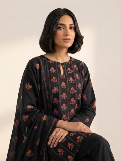 Embroidered suit: karandi khadar