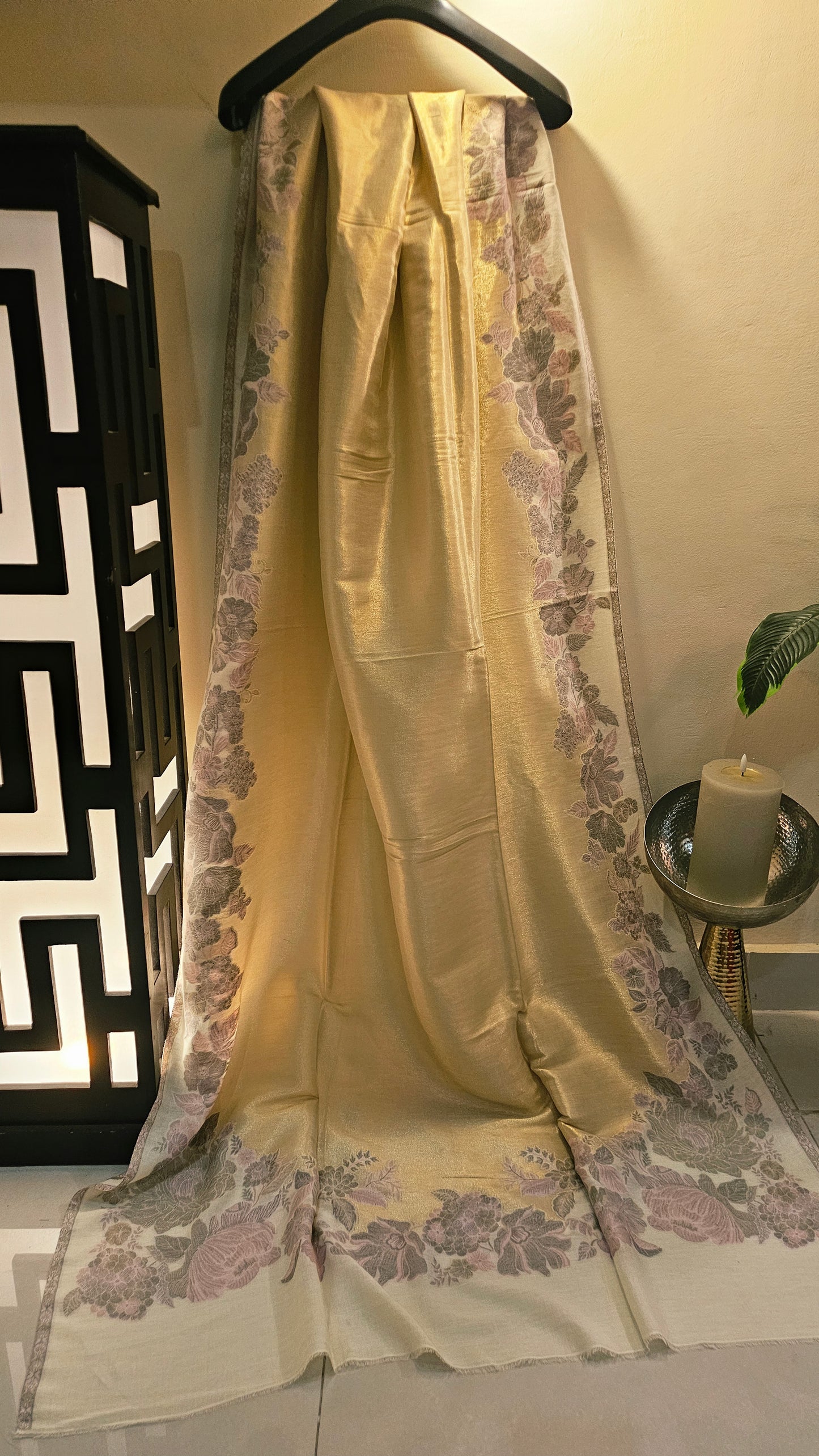 Pyari shawl