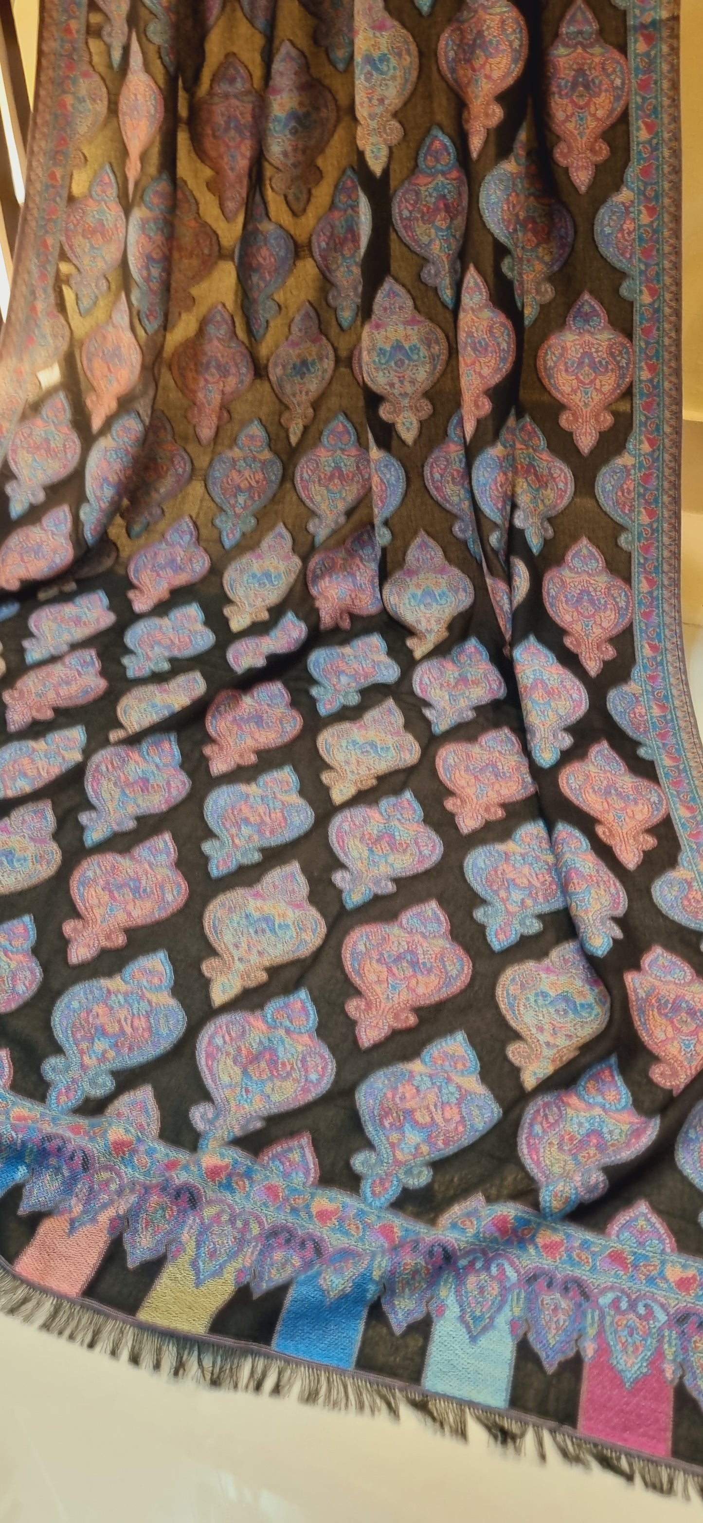 Woollen pashmina kaani shawls