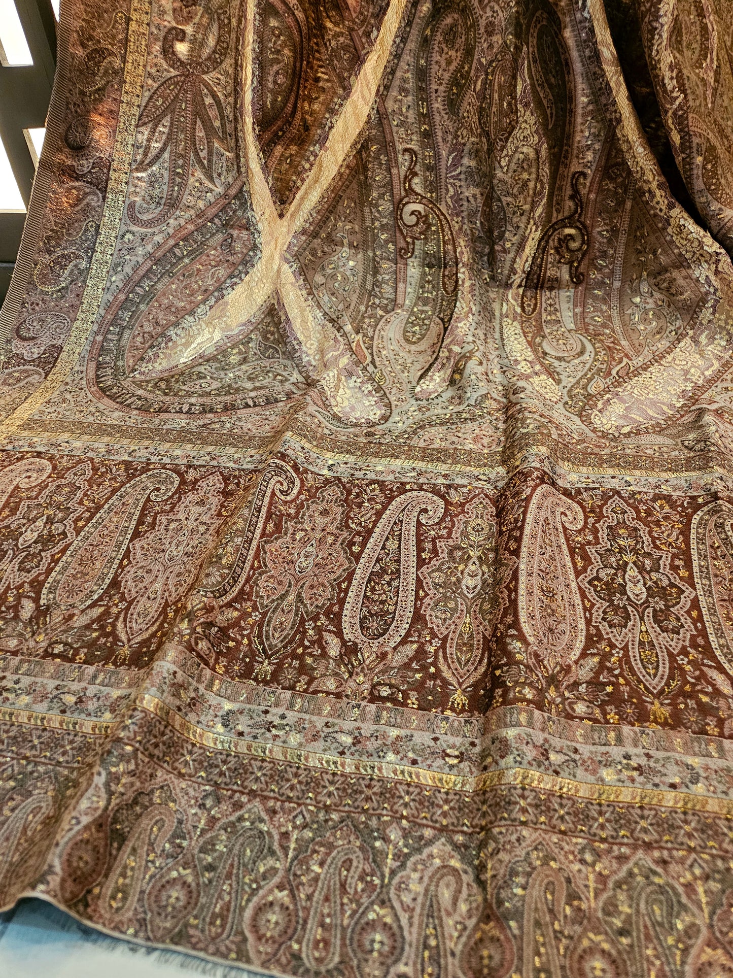 Silk kaani shawl with chantilly