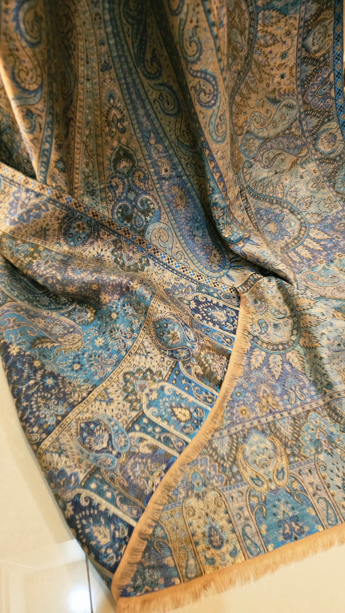 Moonlight reversible gandhara kaani: Pashmina
