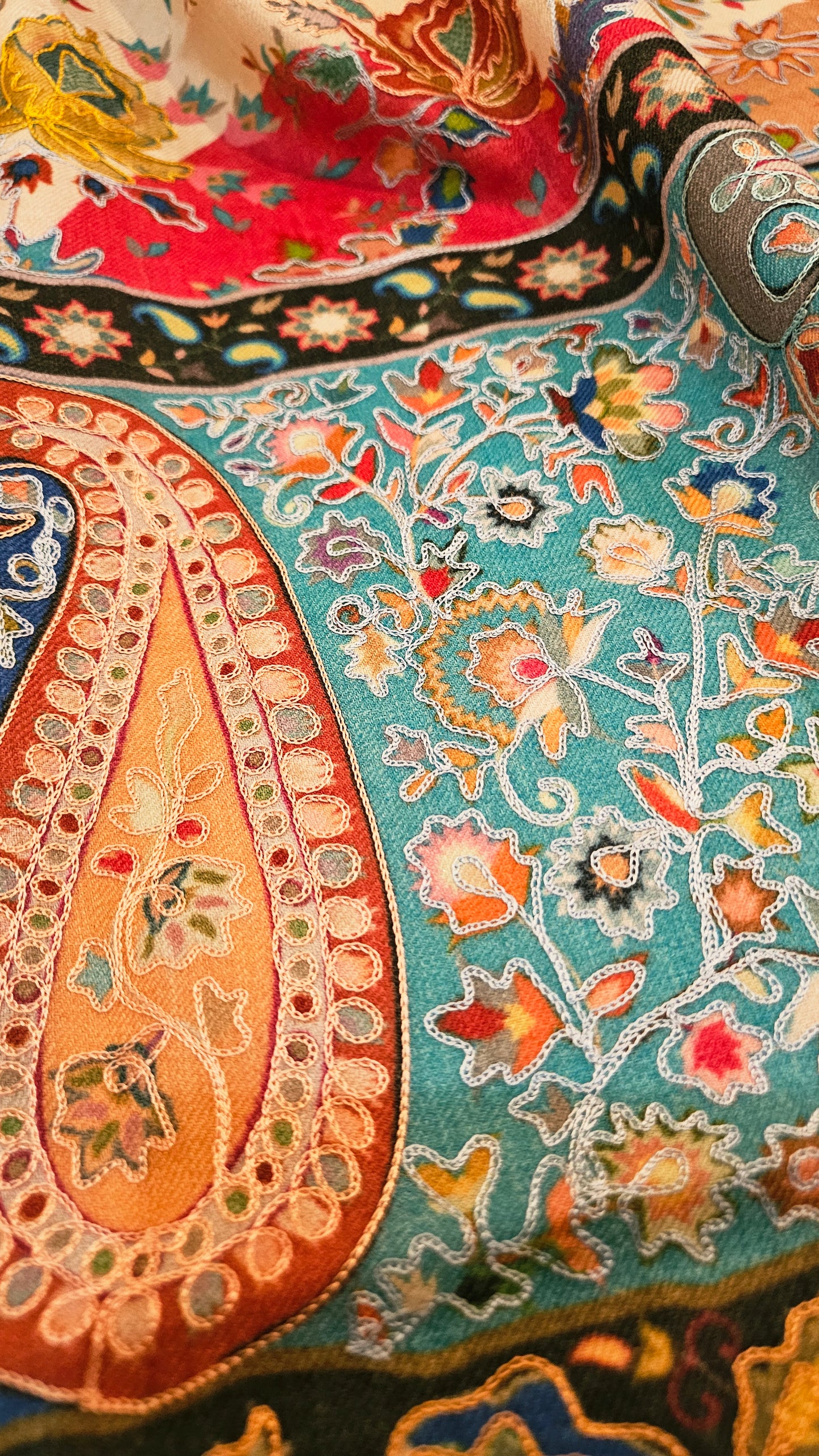 Reelkar embroidered:pashmina