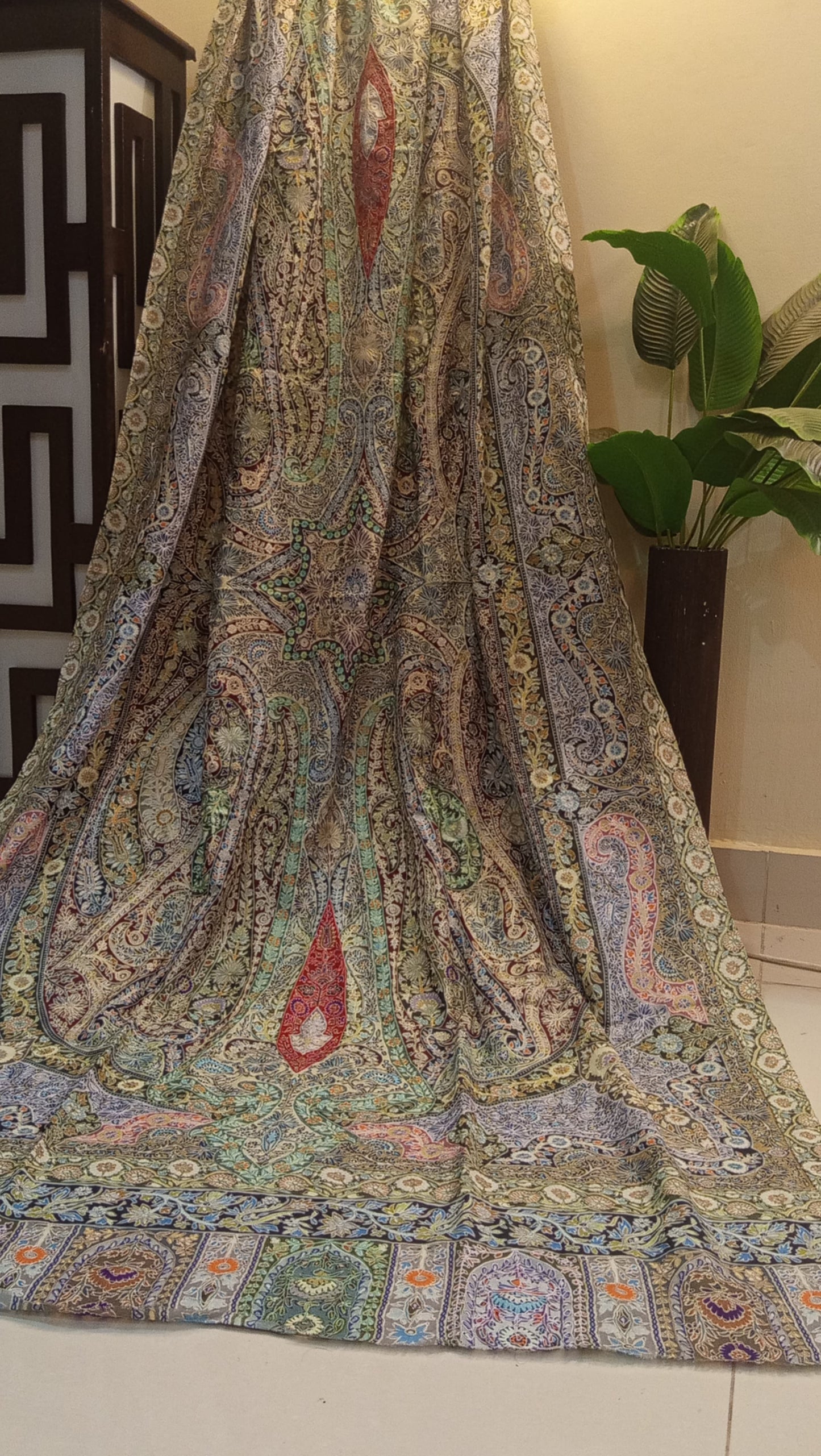 Reelkar pashmina: Shawl