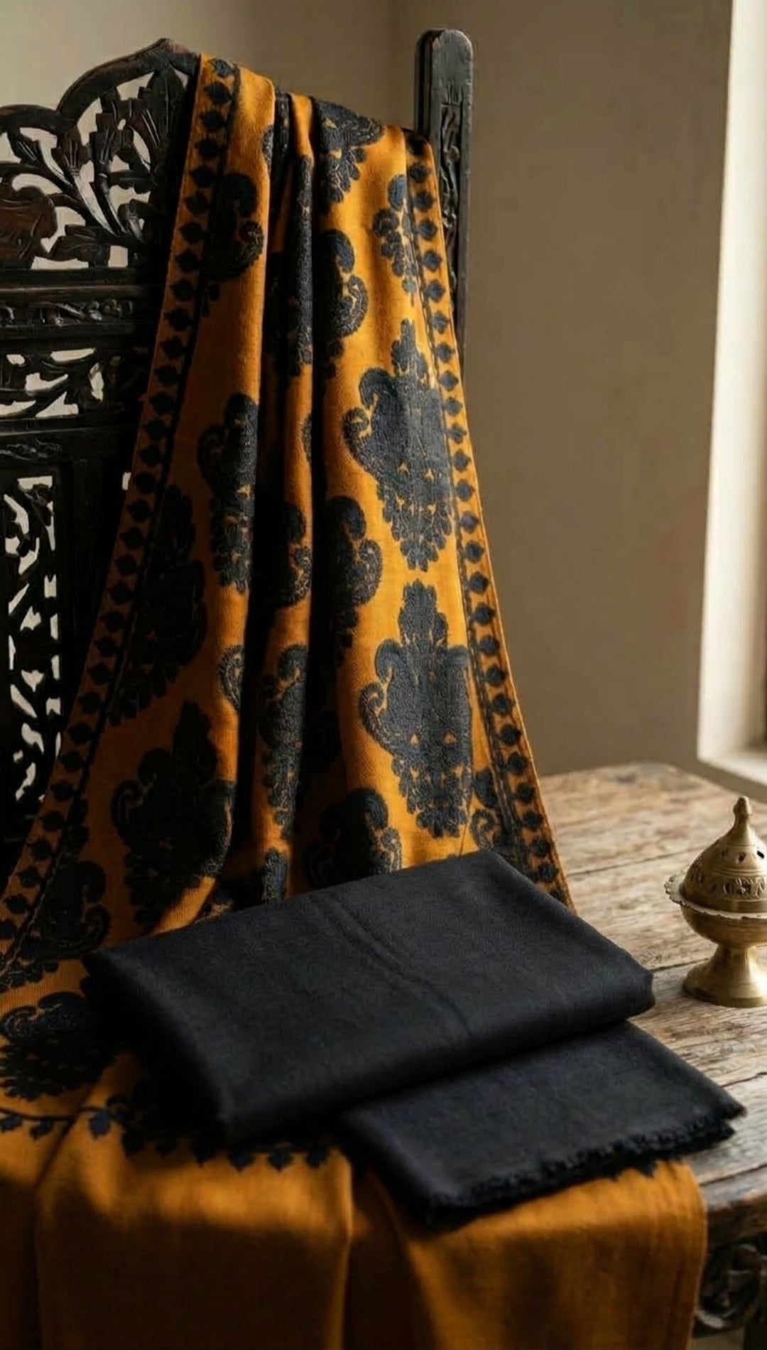 Embroidered minishawl suit: Pashmina