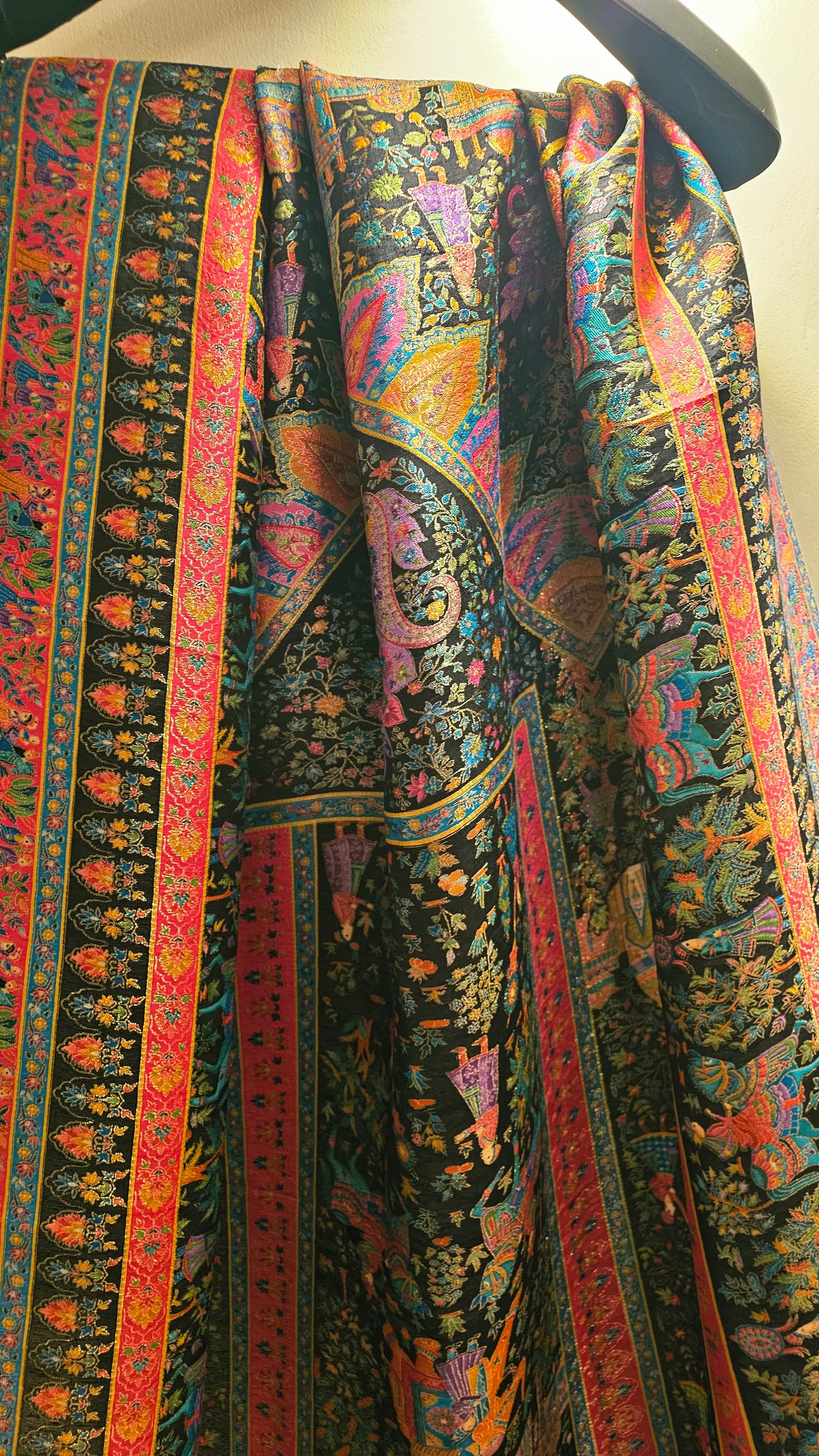 Meenakari shawl: patola silk