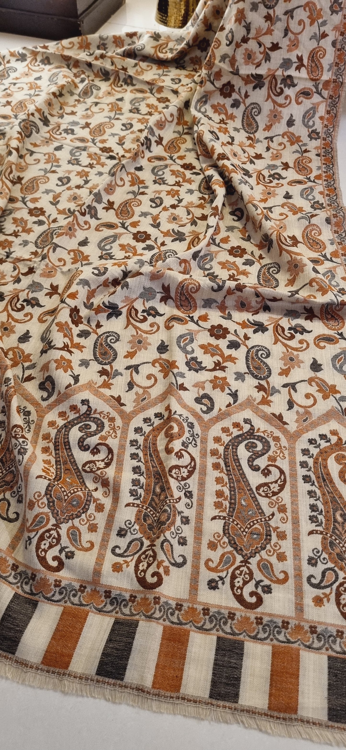 Woollen pashmina kaani shawl
