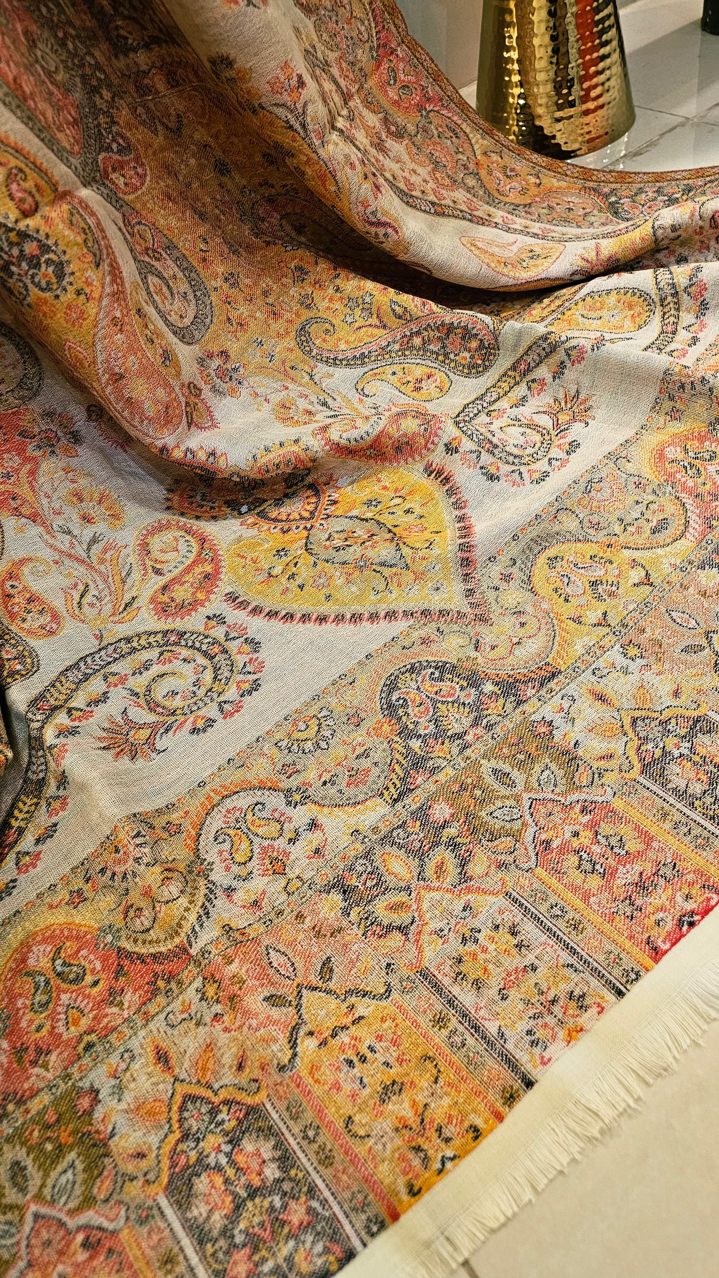 Moonlight reversible gandhara kaani: Pashmina