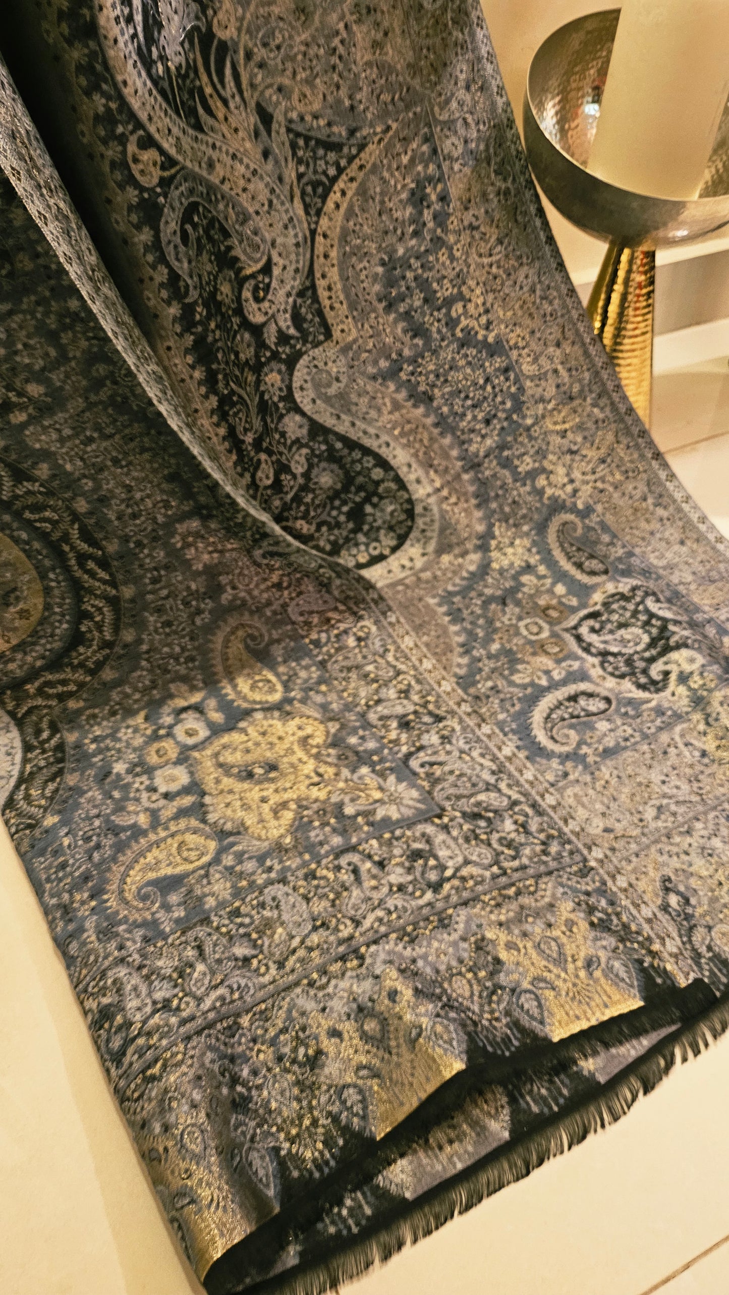 Gandhara reversible kaani: shawl