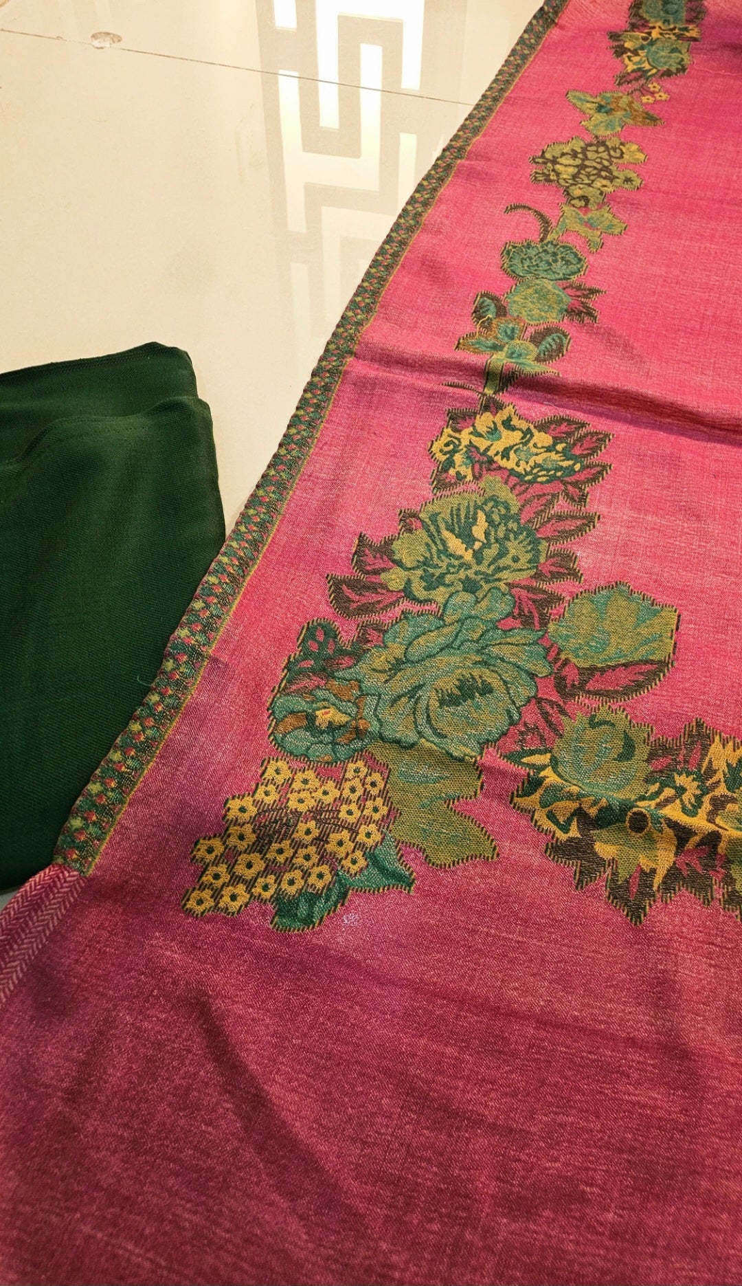 Kaani minishawl: Toosh