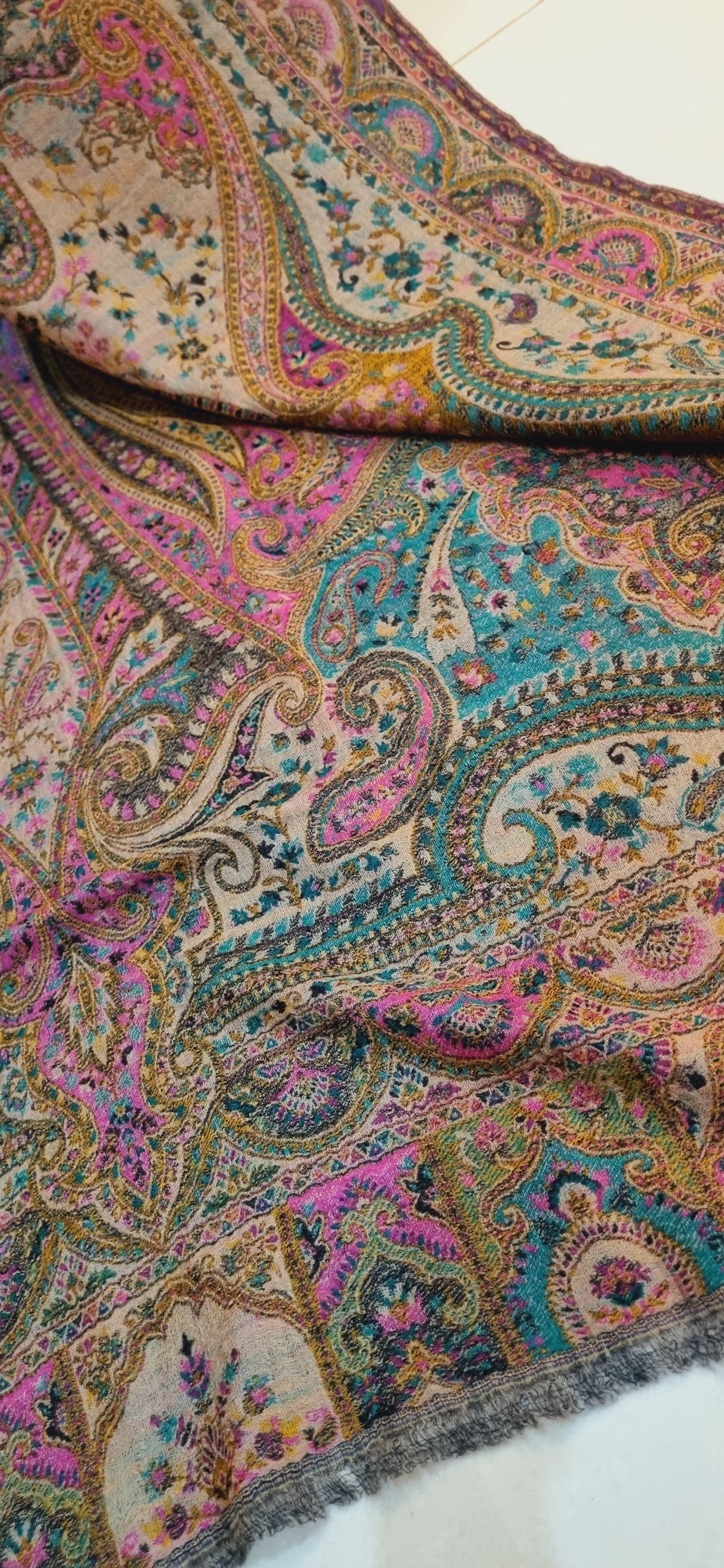 Reversible pashmina kaani shawl