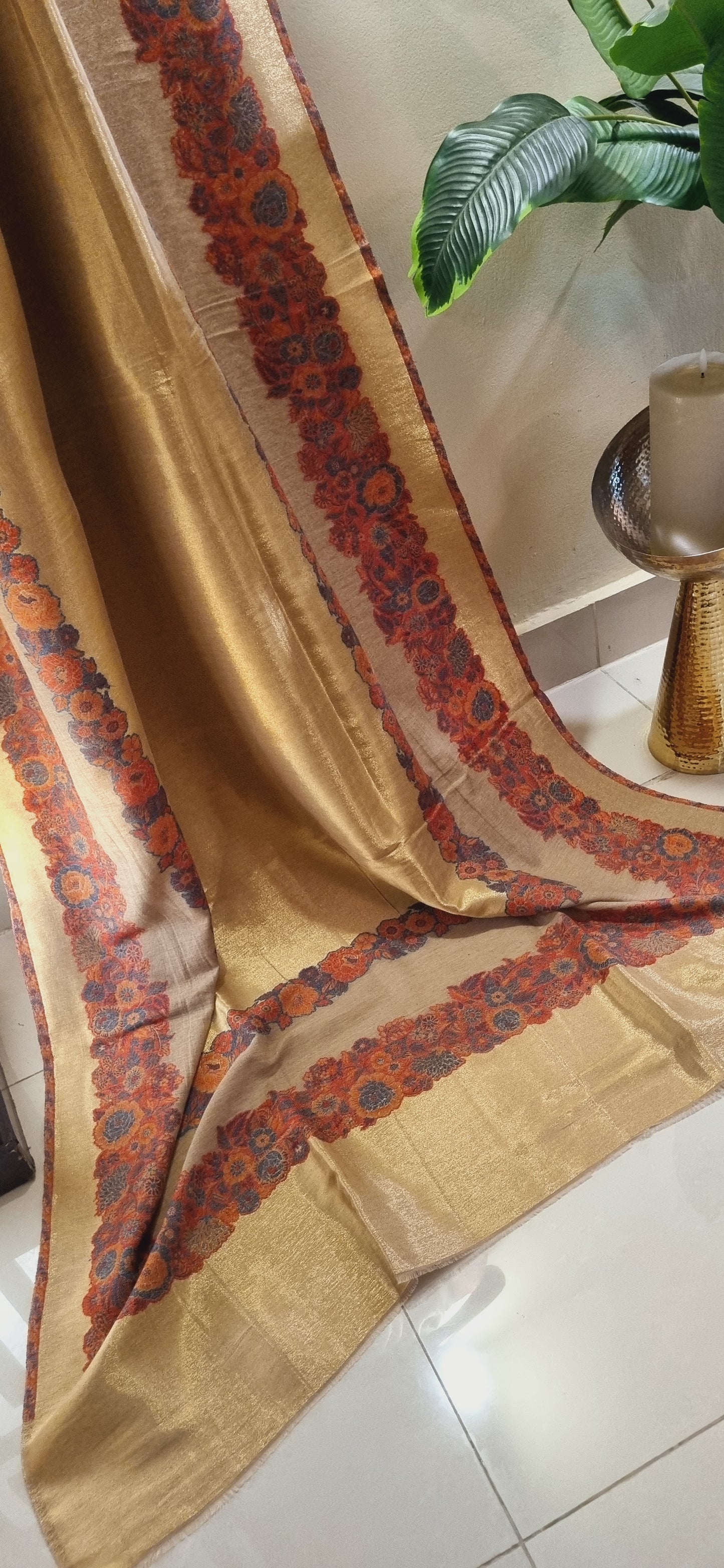 Pyari shawl