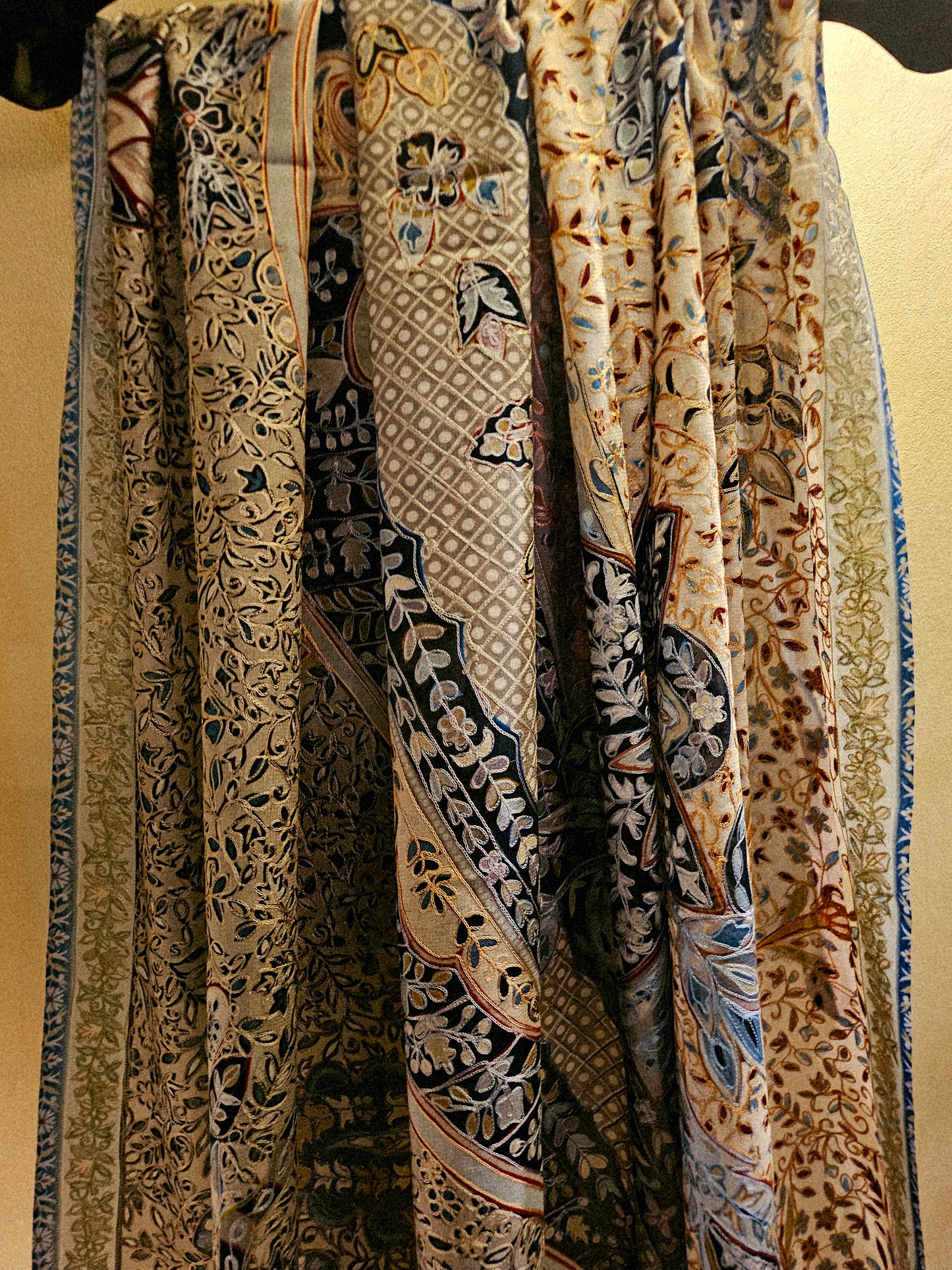 Reelkar embroidered silk dupatta