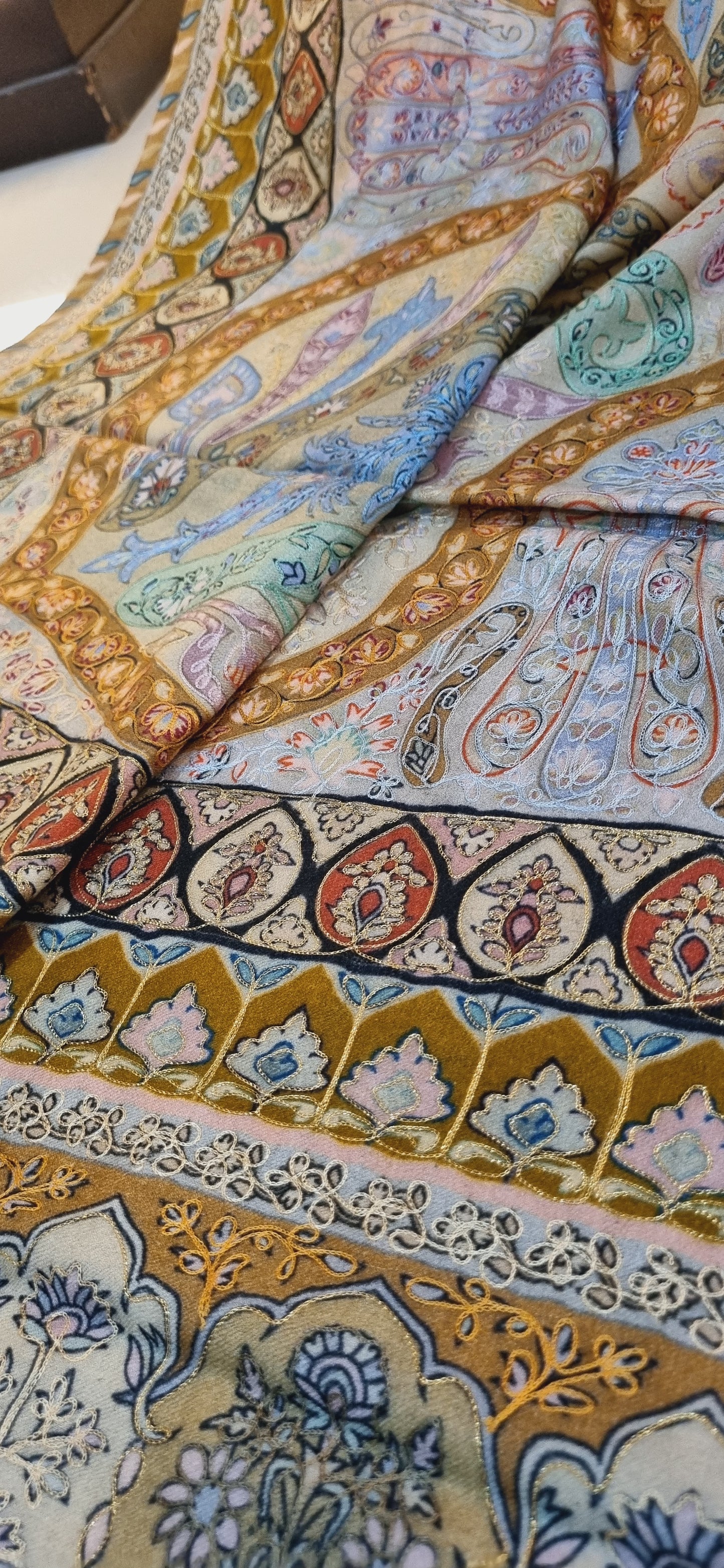Reelkar pashmina shawl