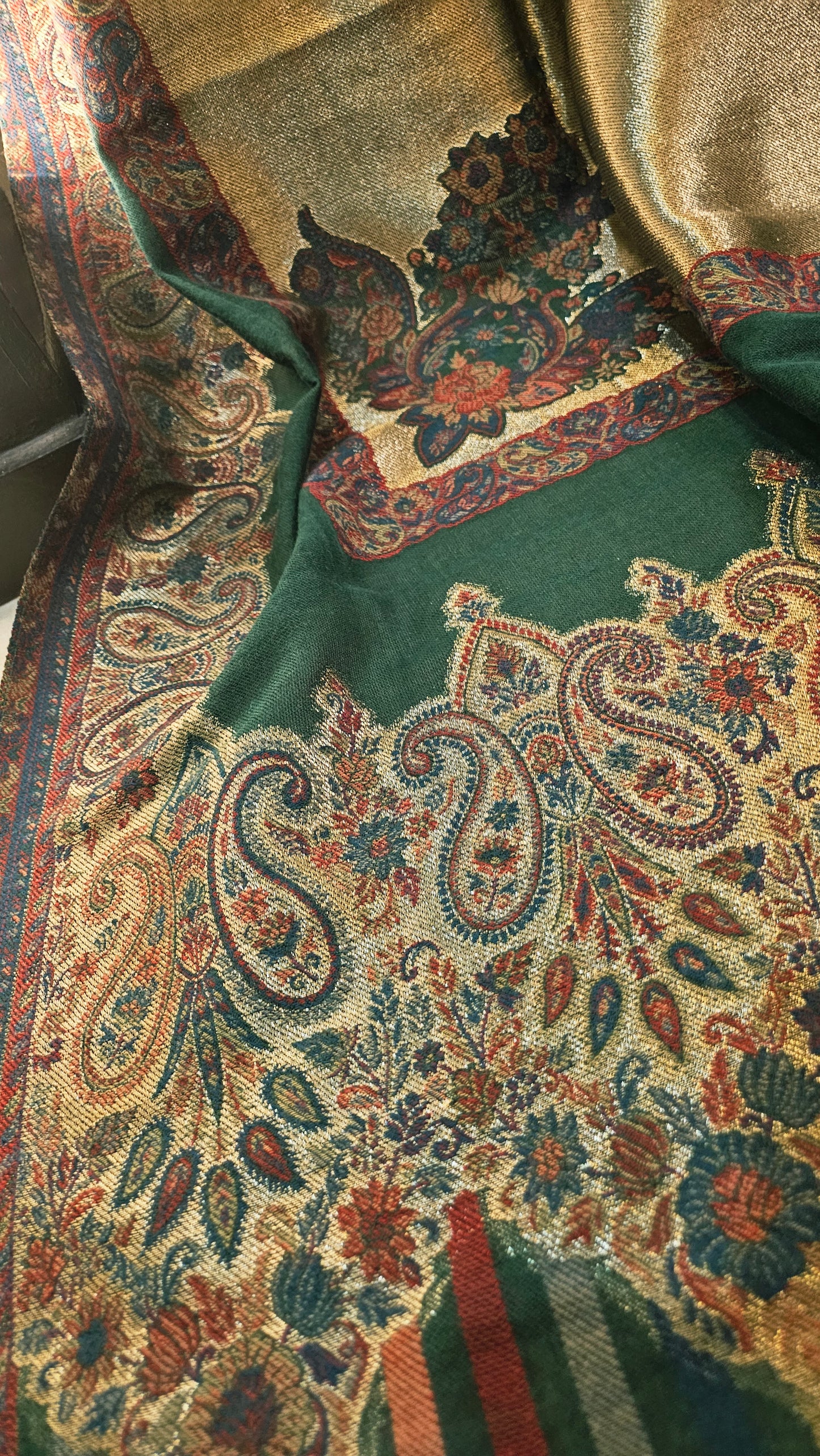 Pyari shawl