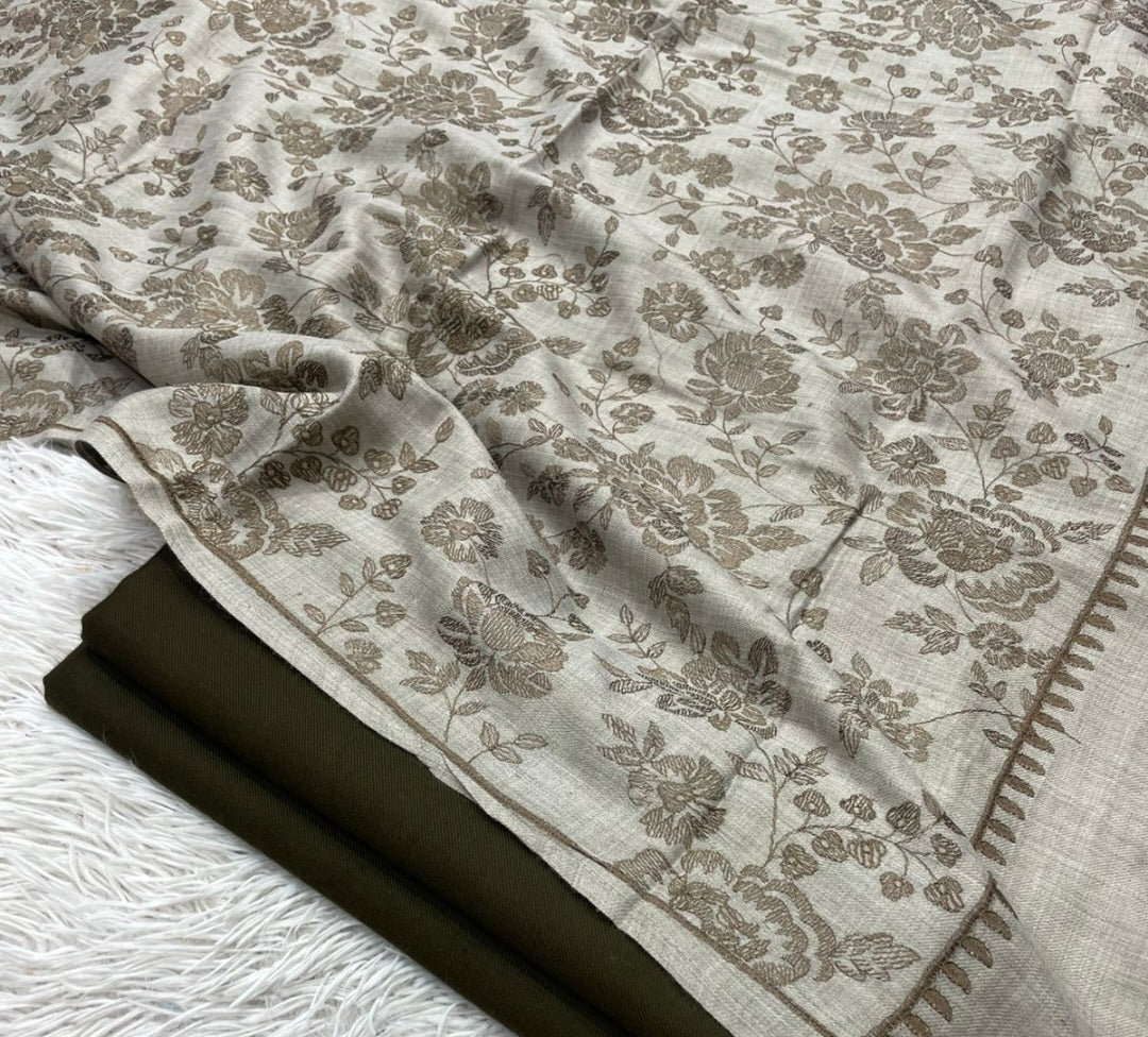 Embroidered suit: Pashmina