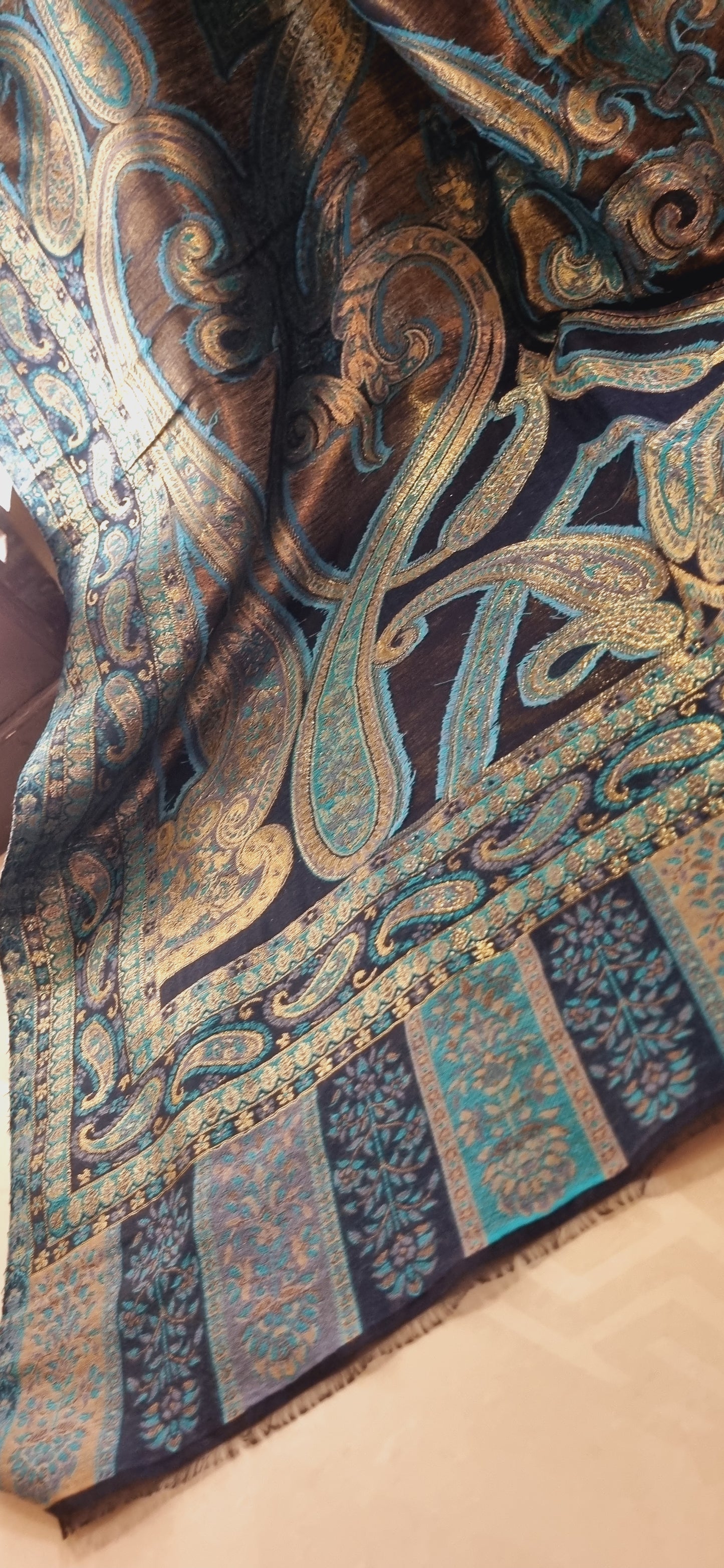 Reversible moonlight kaani shawl