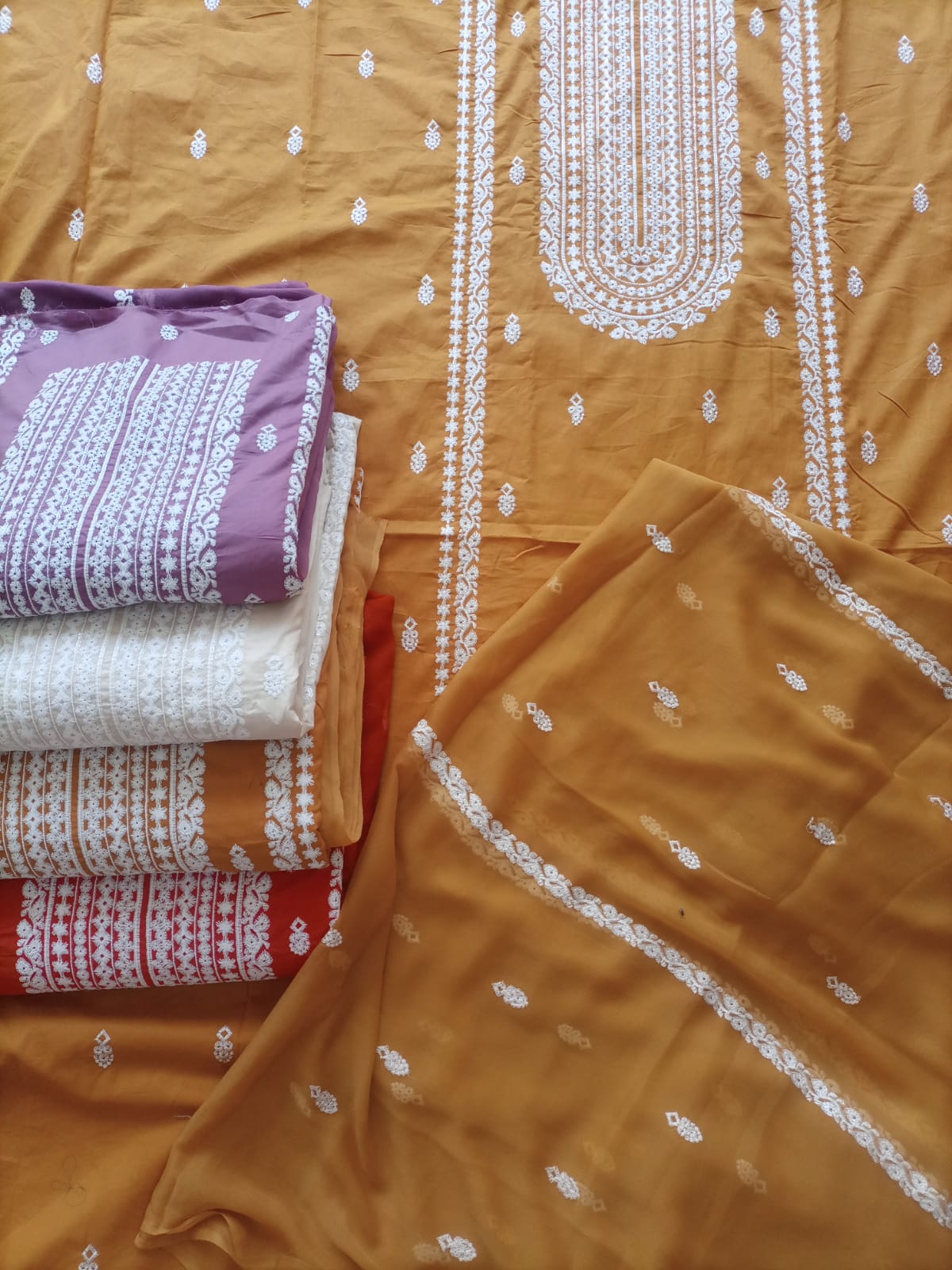 Lawn embroidered : Suit