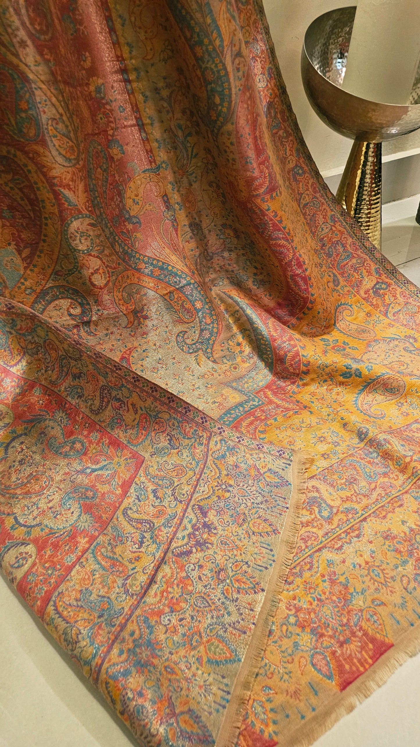 Gandhara kaani reversible: shawl
