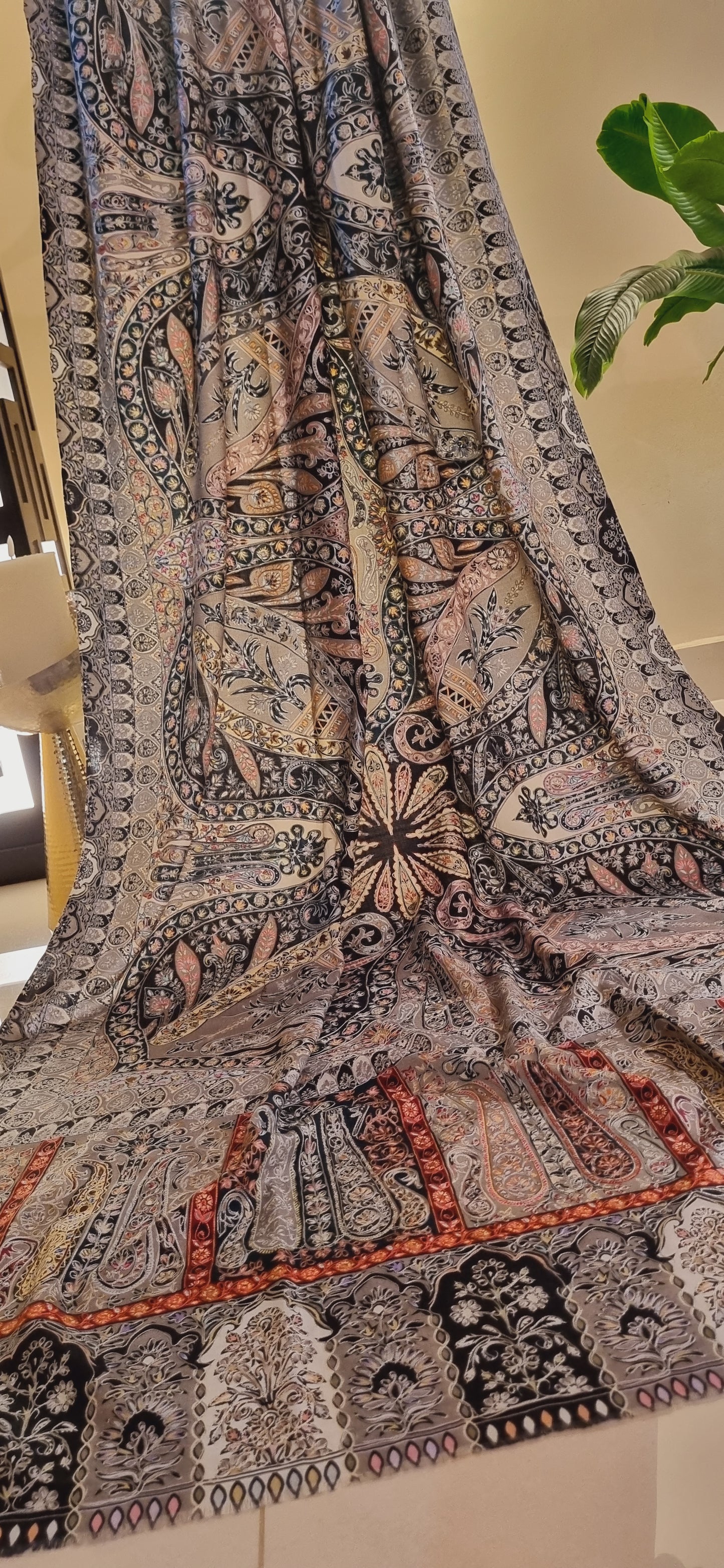 Reelkar embroidered pashmina