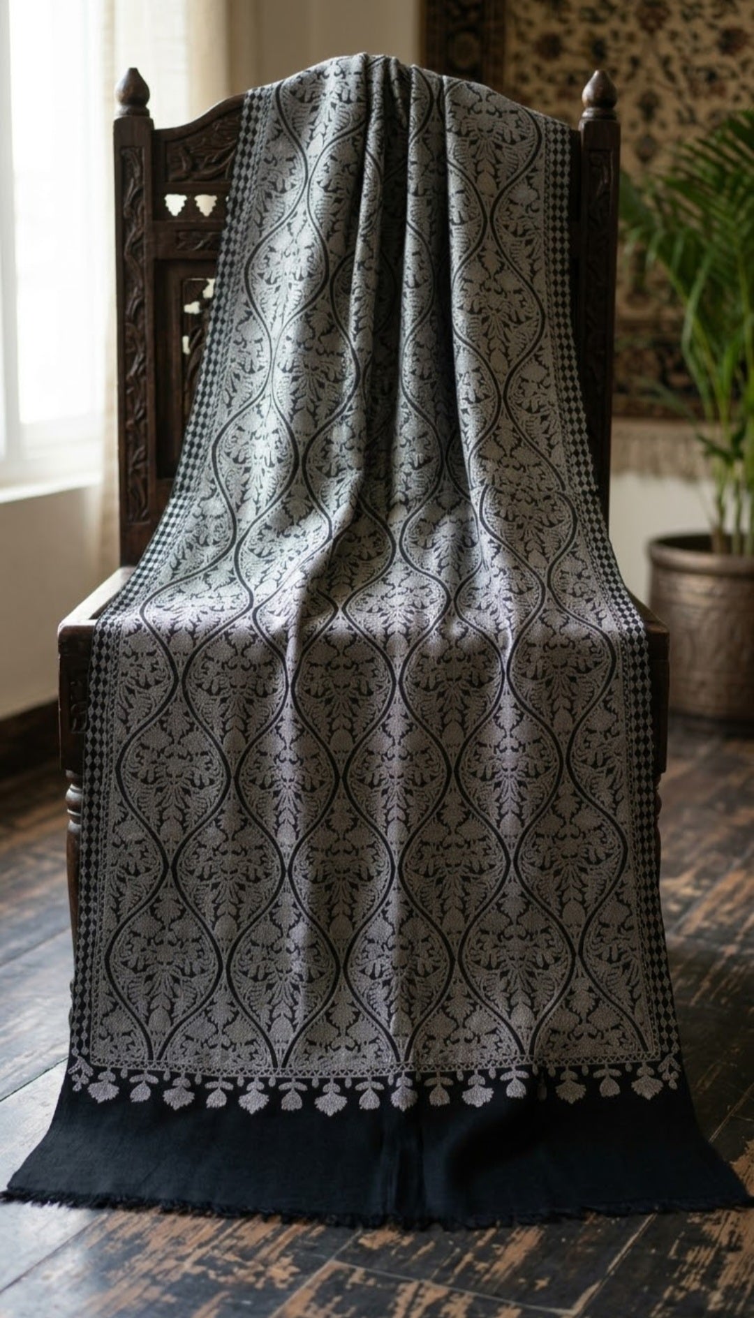 Embroidered minishawl suit: Pashmina