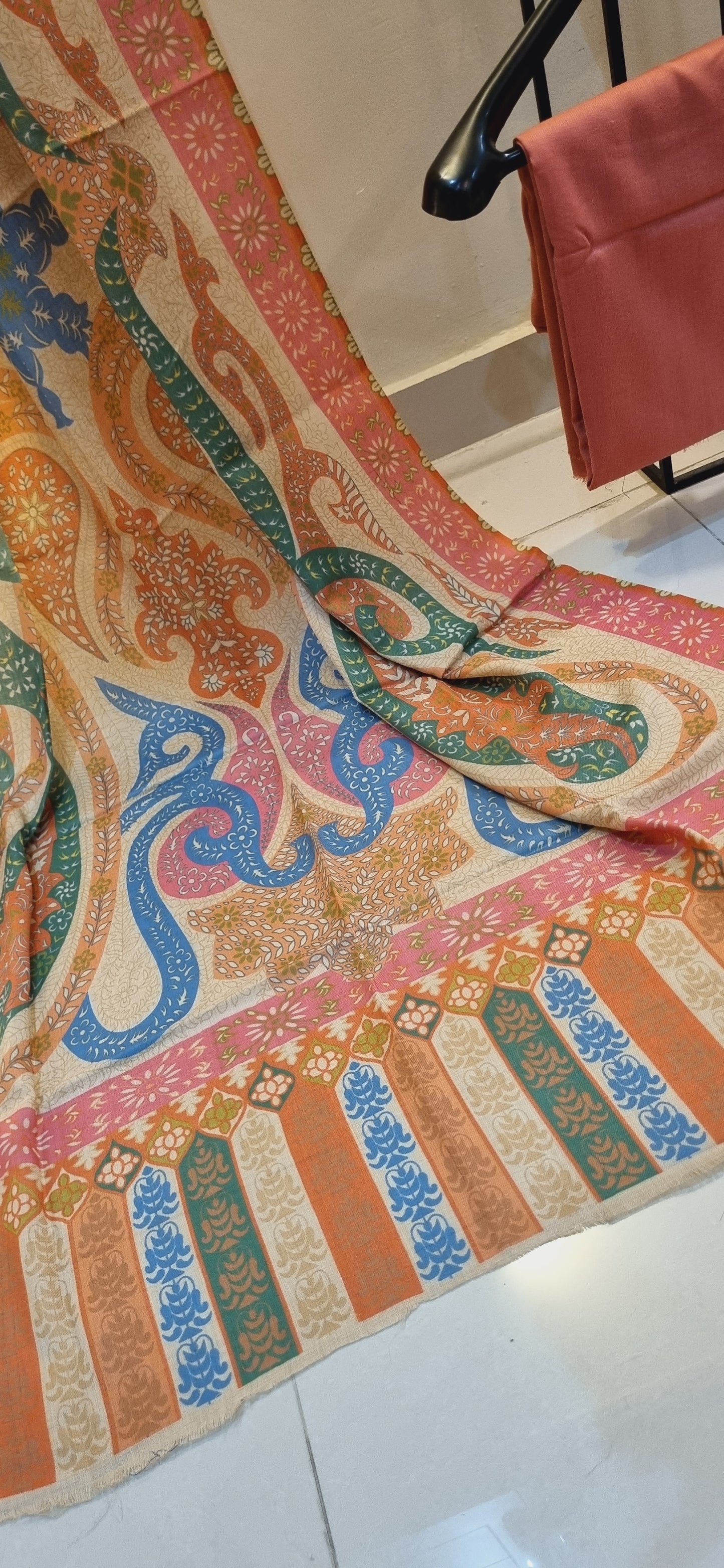 Printed pashmina shawl