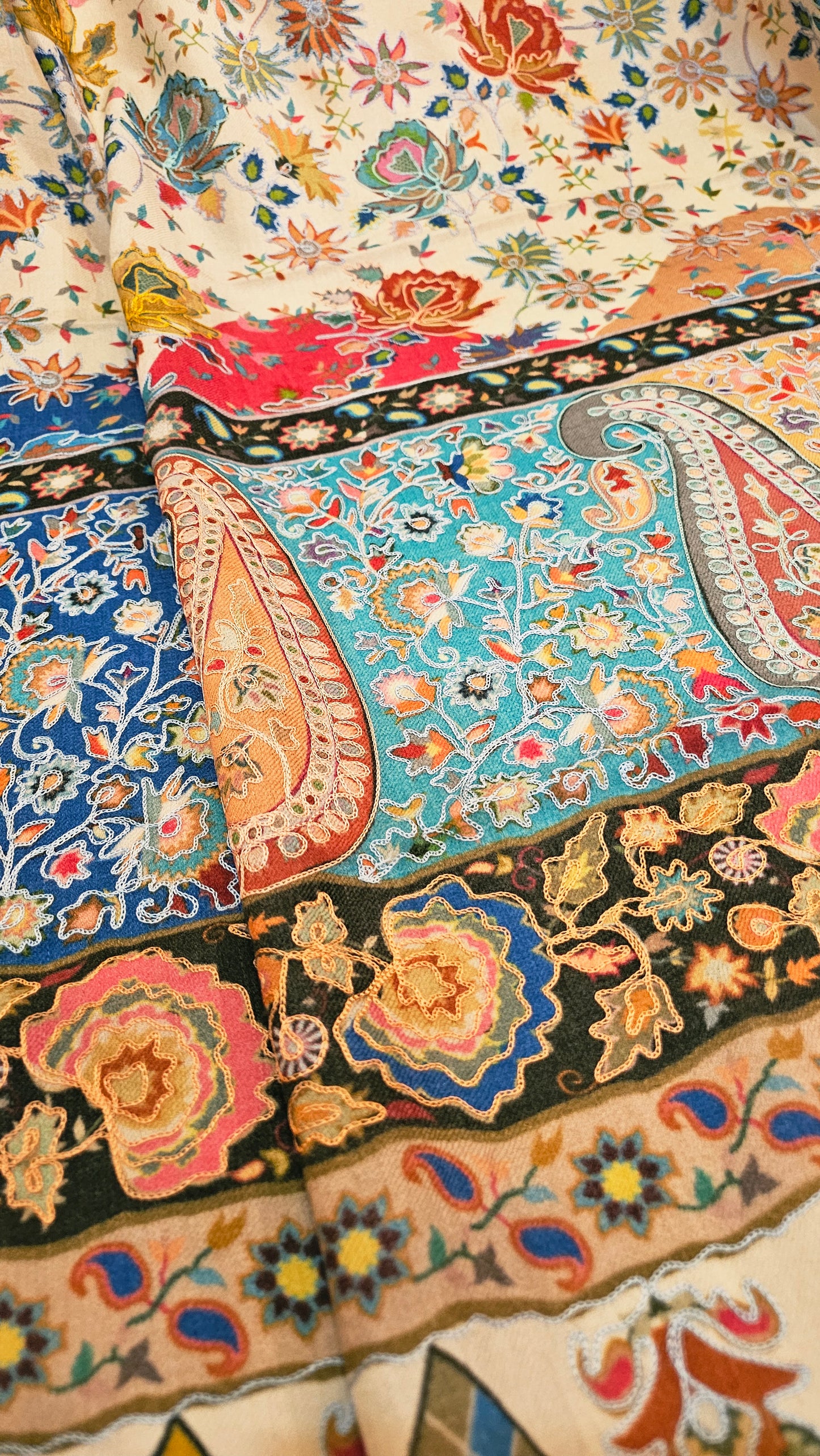 Reelkar embroidered:pashmina