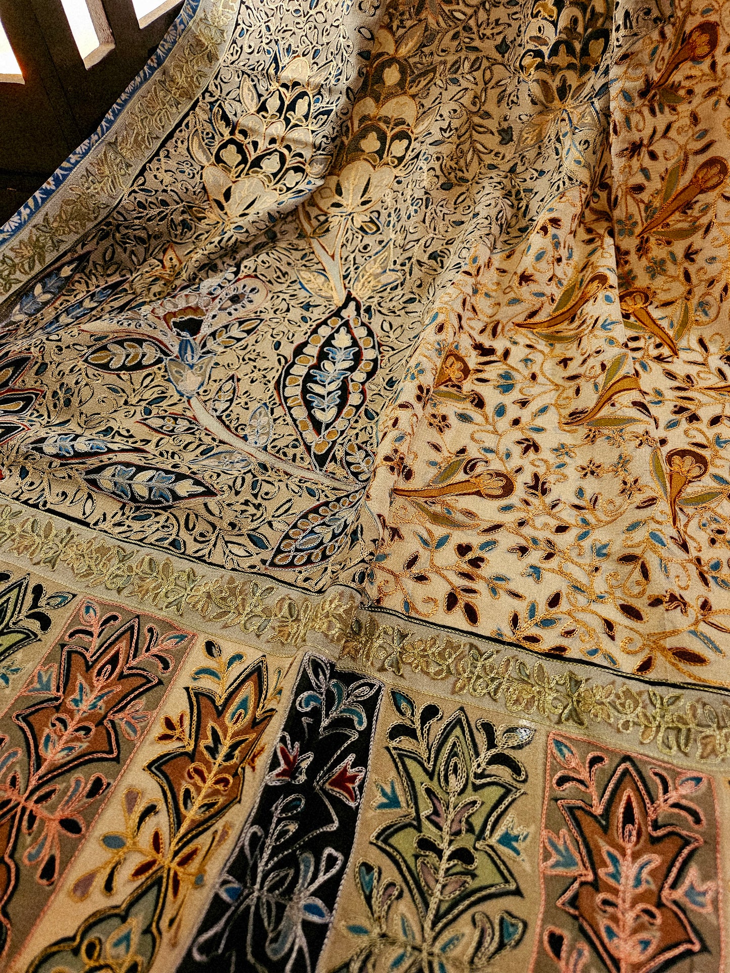 Reelkar embroidered silk dupatta