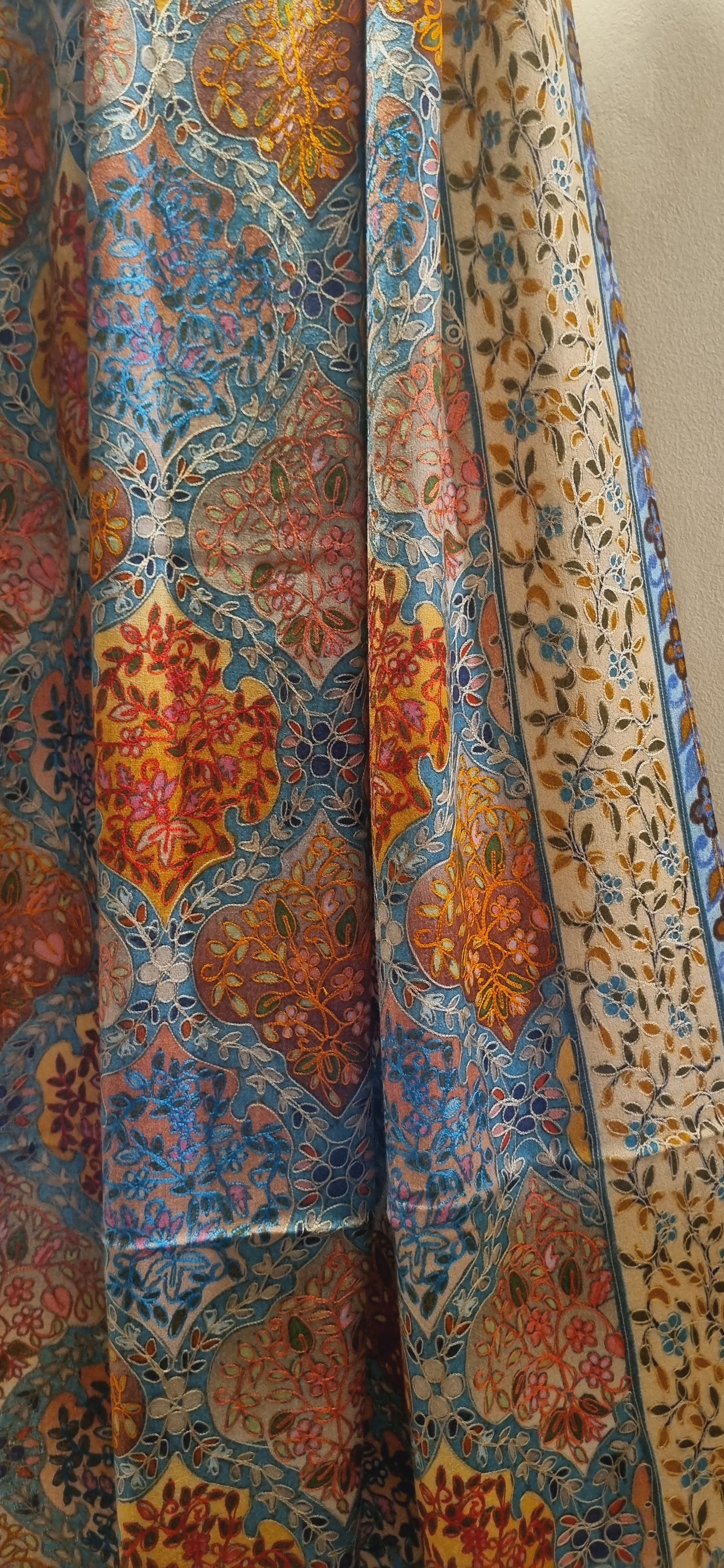 Reelkar embroidered pashmina