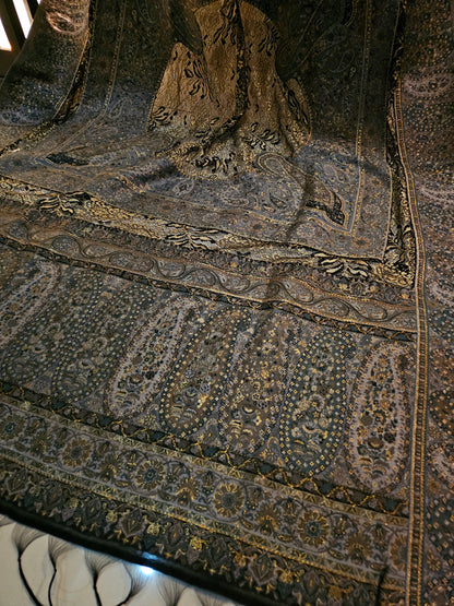 Silk kaani shawl with chantilly