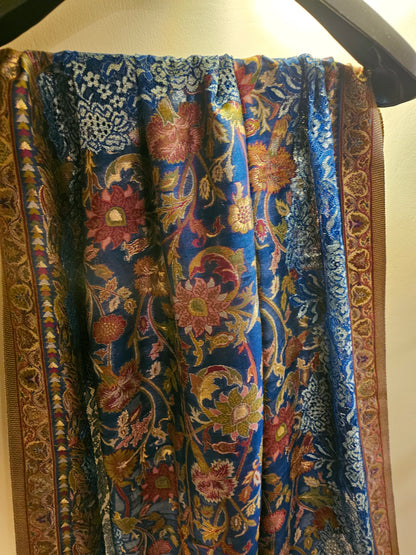 Silk kaani shawl with chantilly