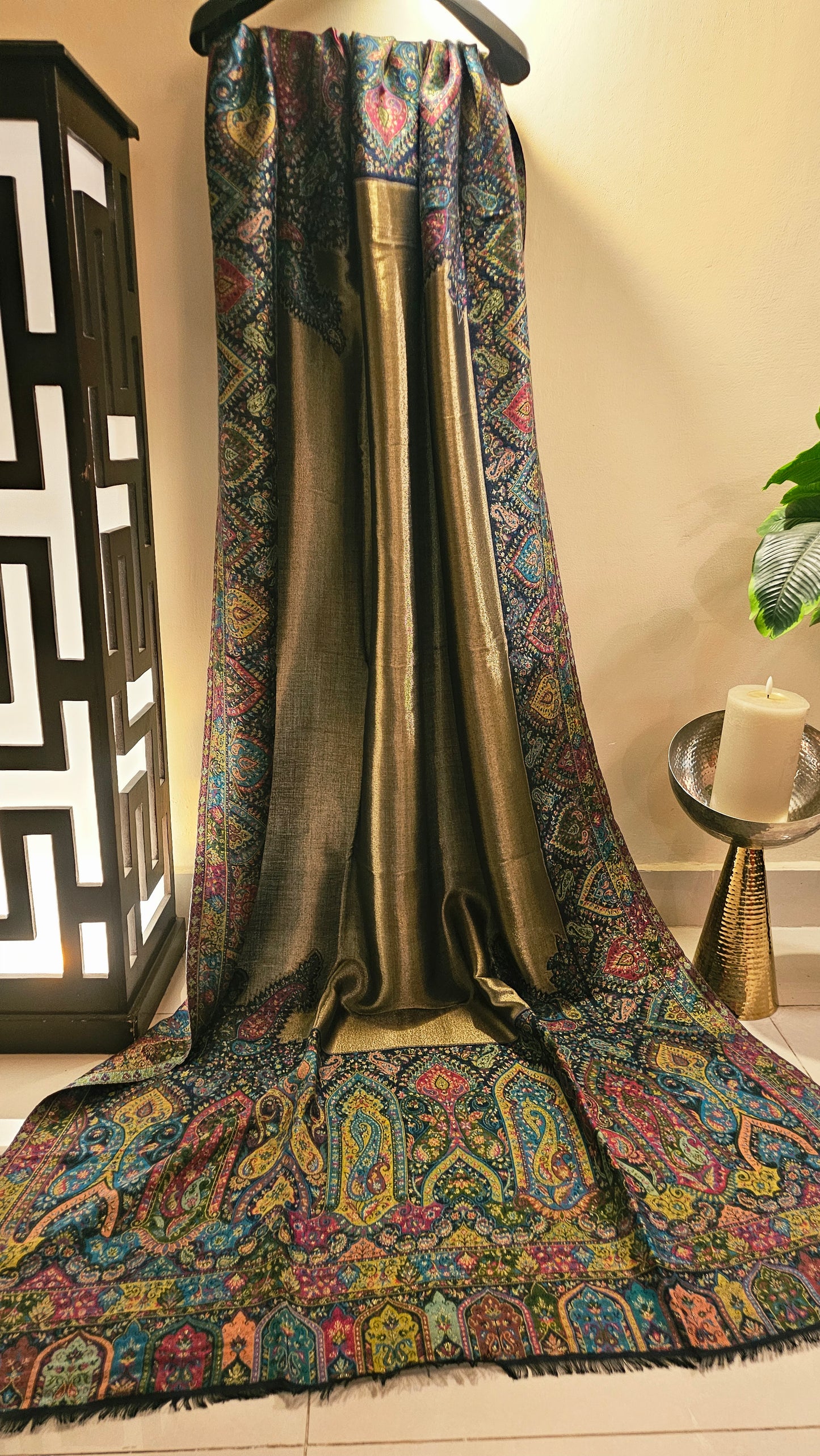 Reversible moonlight kaani: Shawl