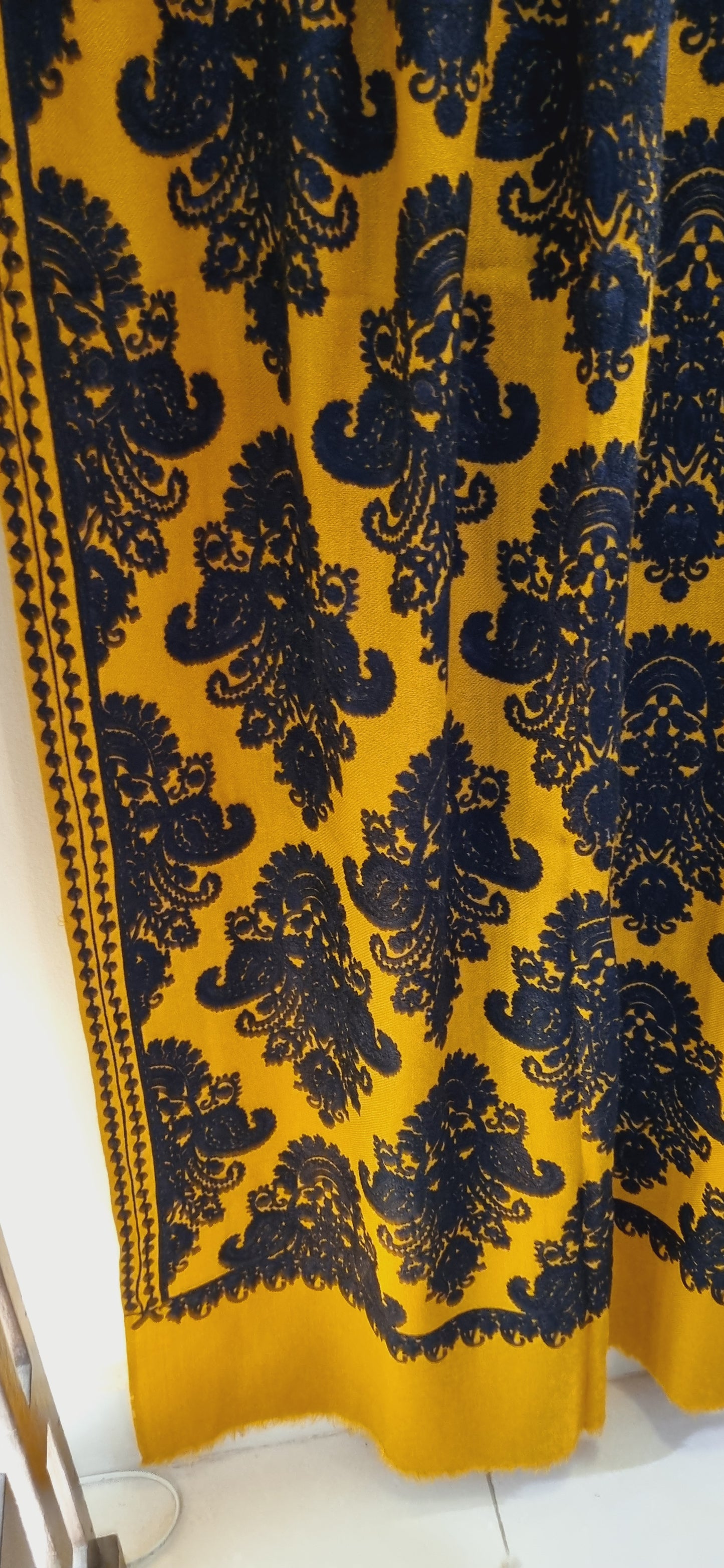 Embroidered minishawl pashmina